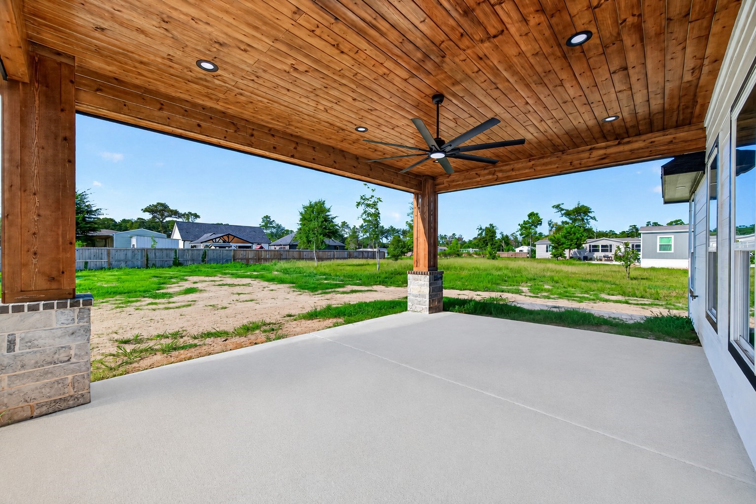 1022 Exotic Pine Drive Property Photo 34