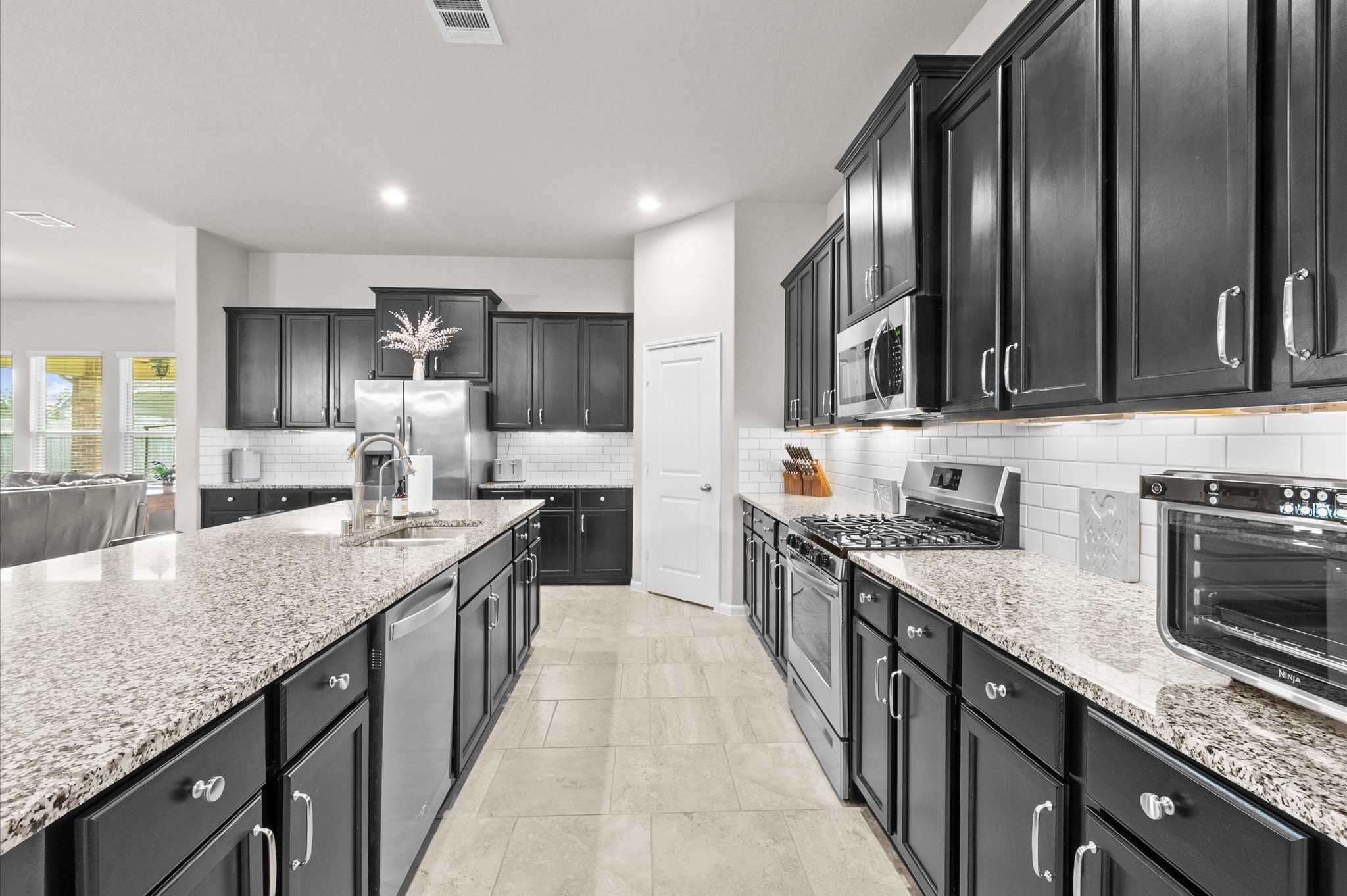 6205 Lakewood Court Property Photo 8