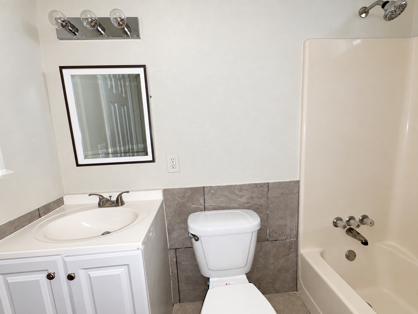 3515 5th Street Property Photo 3
