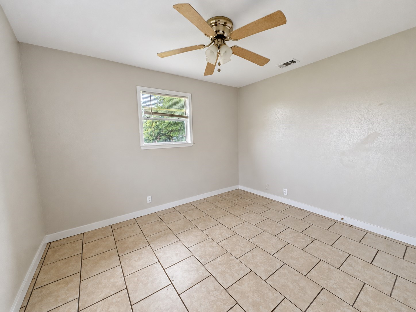 3515 5th Street Property Photo 5