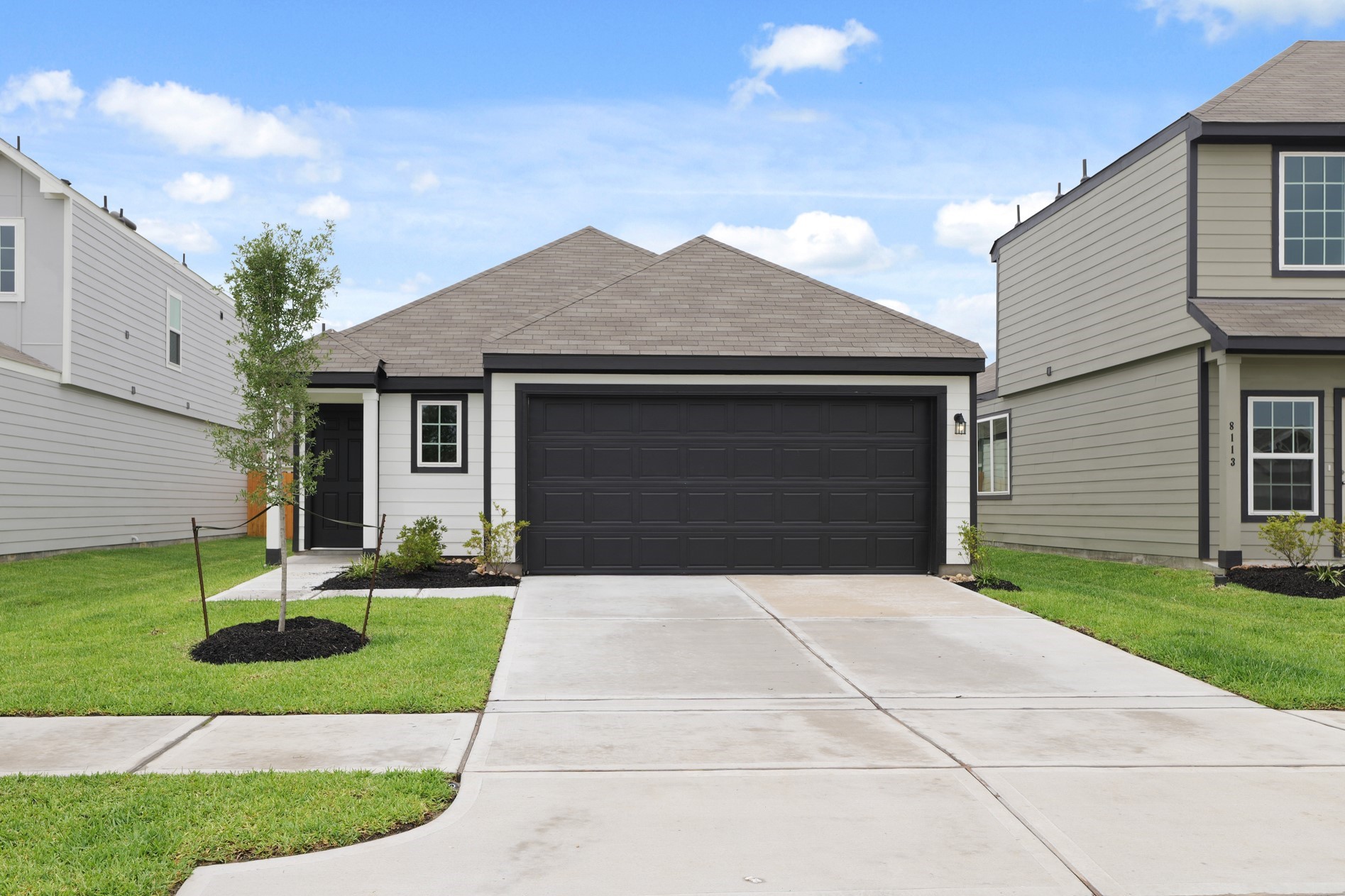 8111 Burnt Orchid Drive Property Photo 1