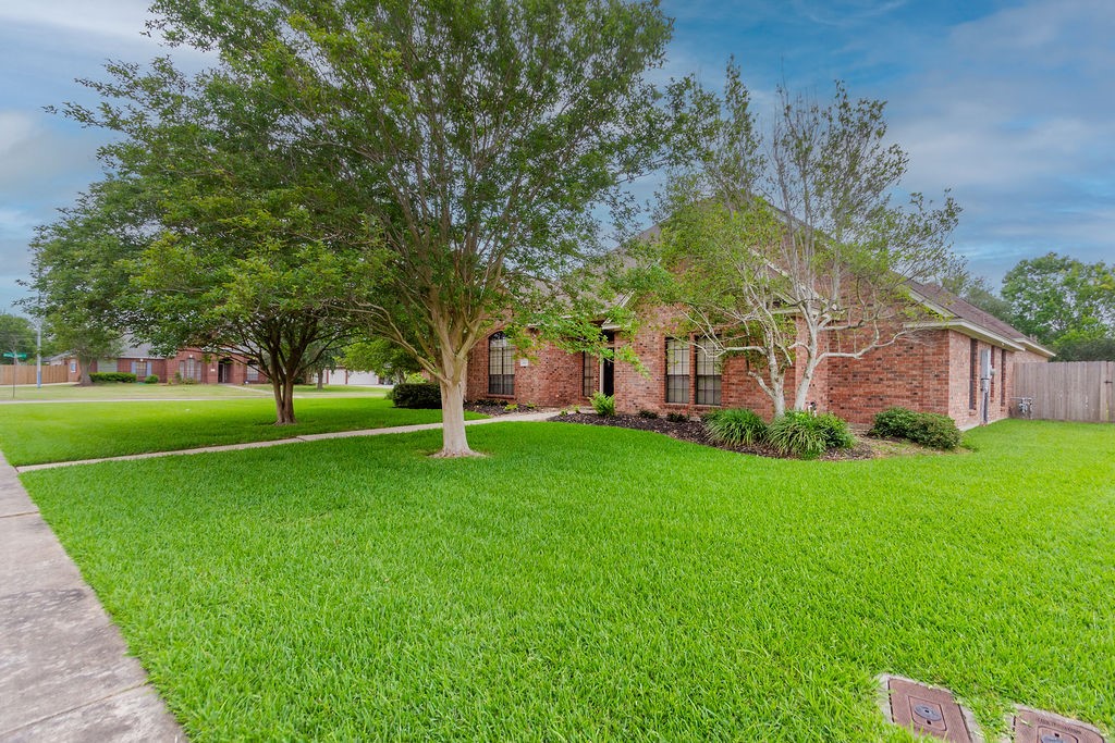 603 Oleander Street Property Photo 3