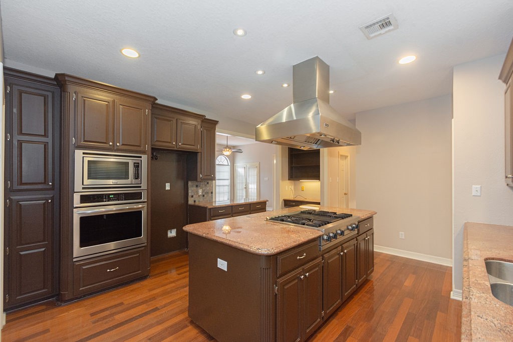 603 Oleander Street Property Photo 16