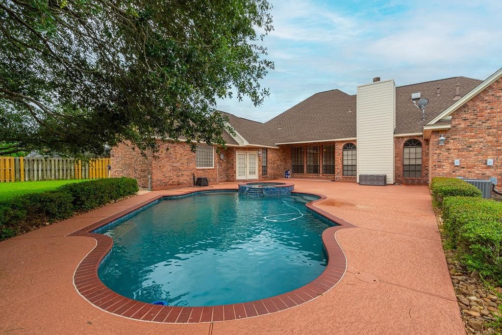 603 Oleander Street Property Photo 35