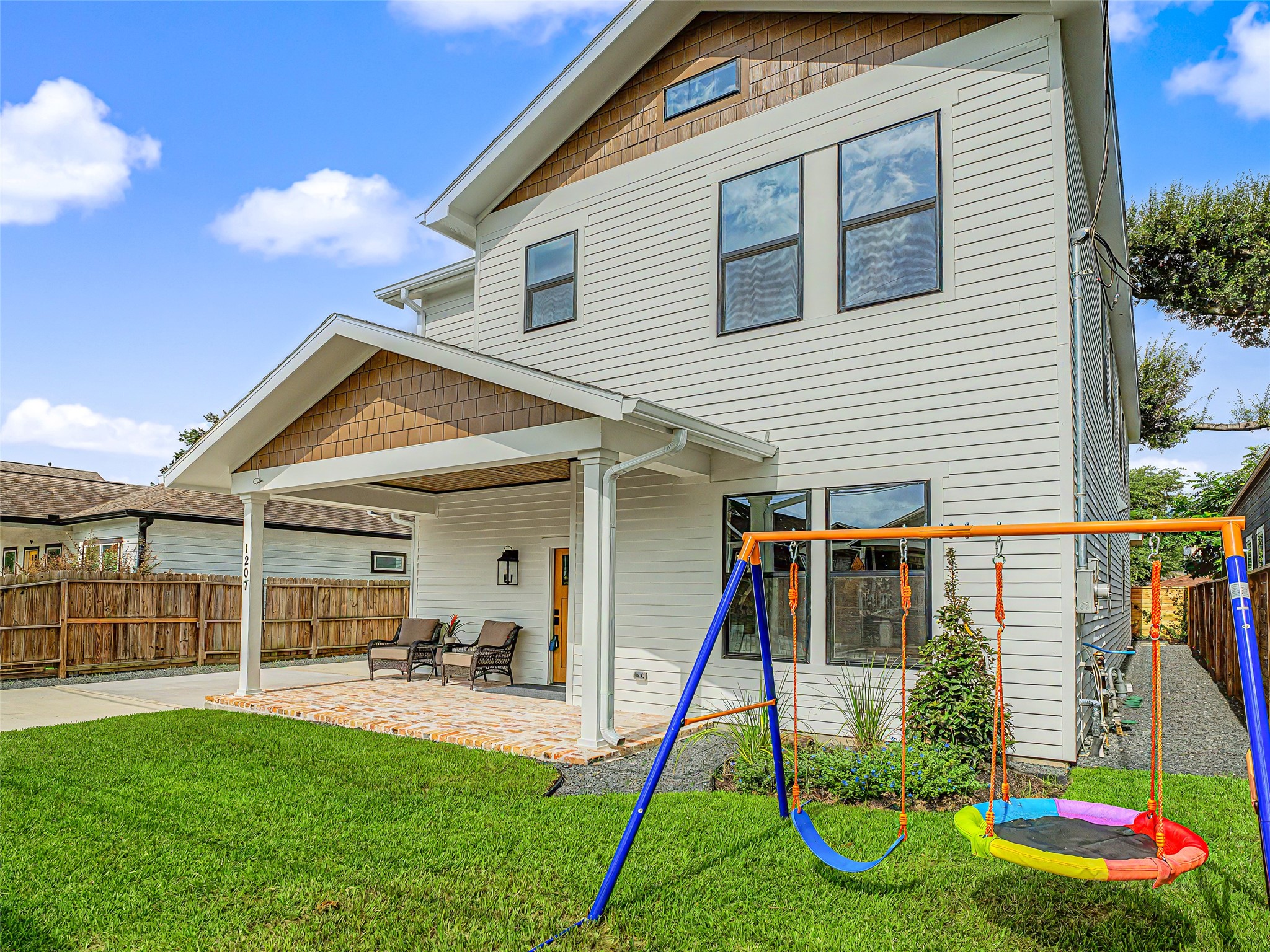 1207 Tabor Street Property Photo 4