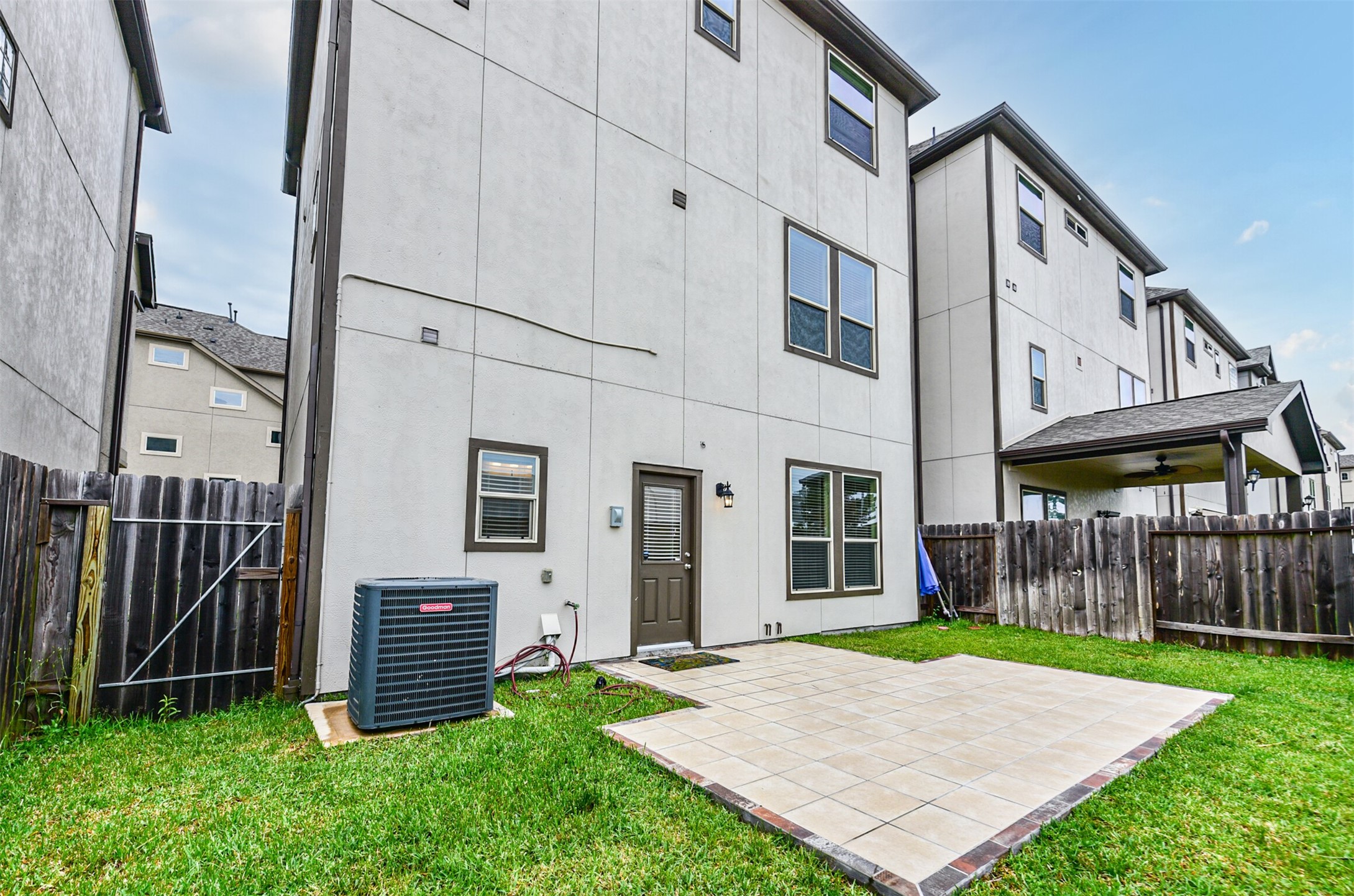 1504 Peyton Oaks Place Property Photo 4