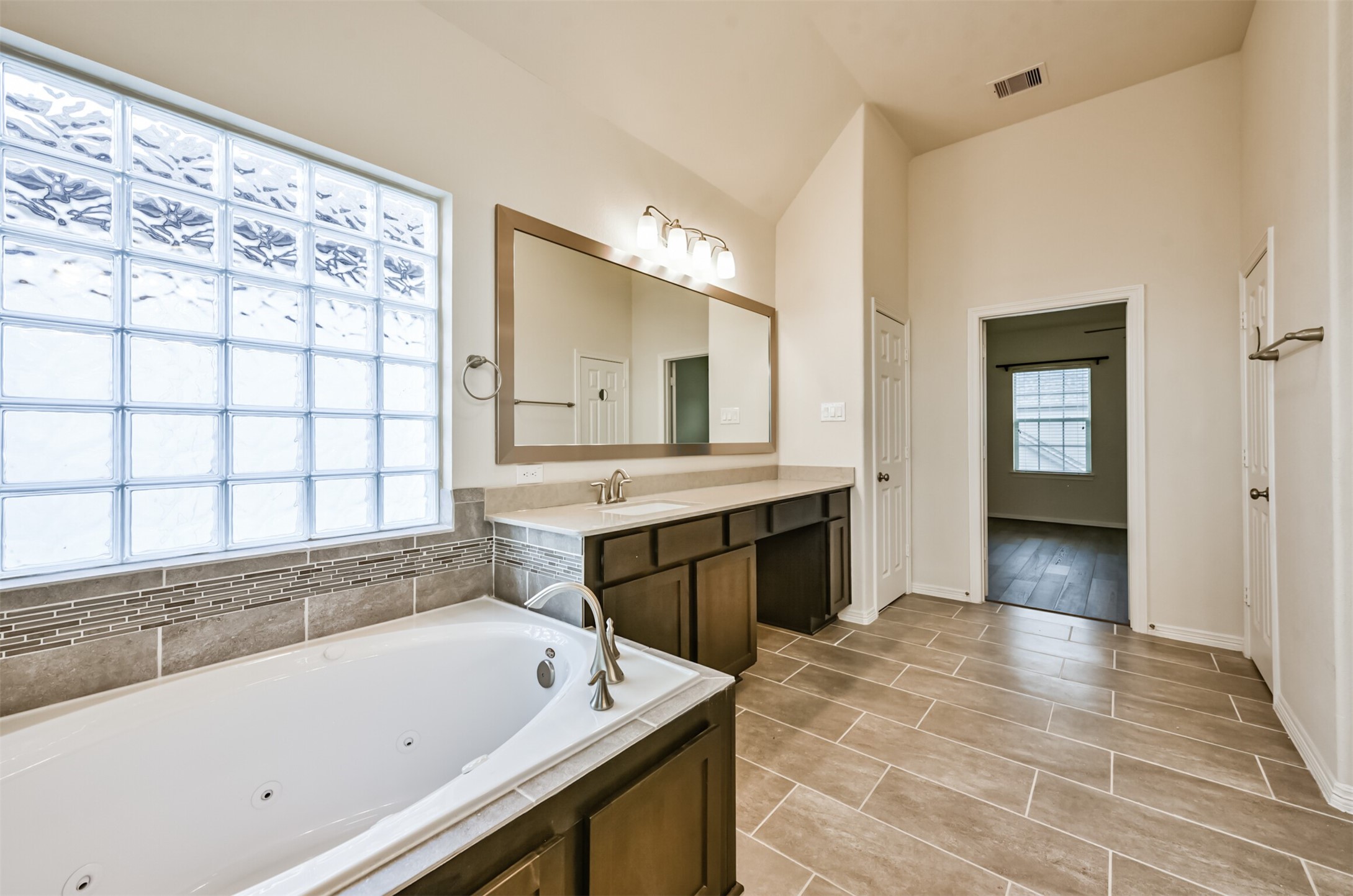 1504 Peyton Oaks Place Property Photo 34