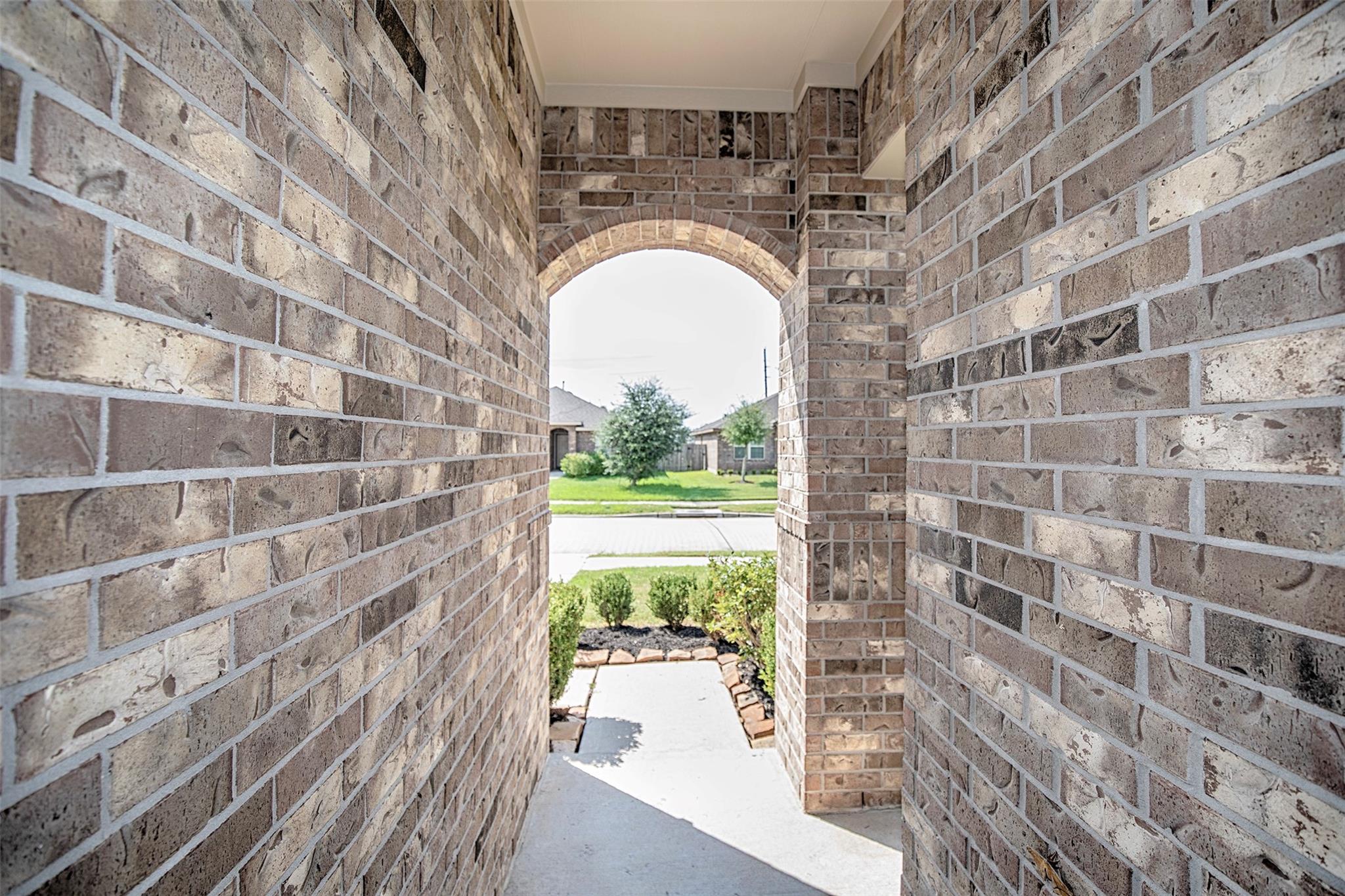 8215 Oakleaf Meadow Court Property Photo 3