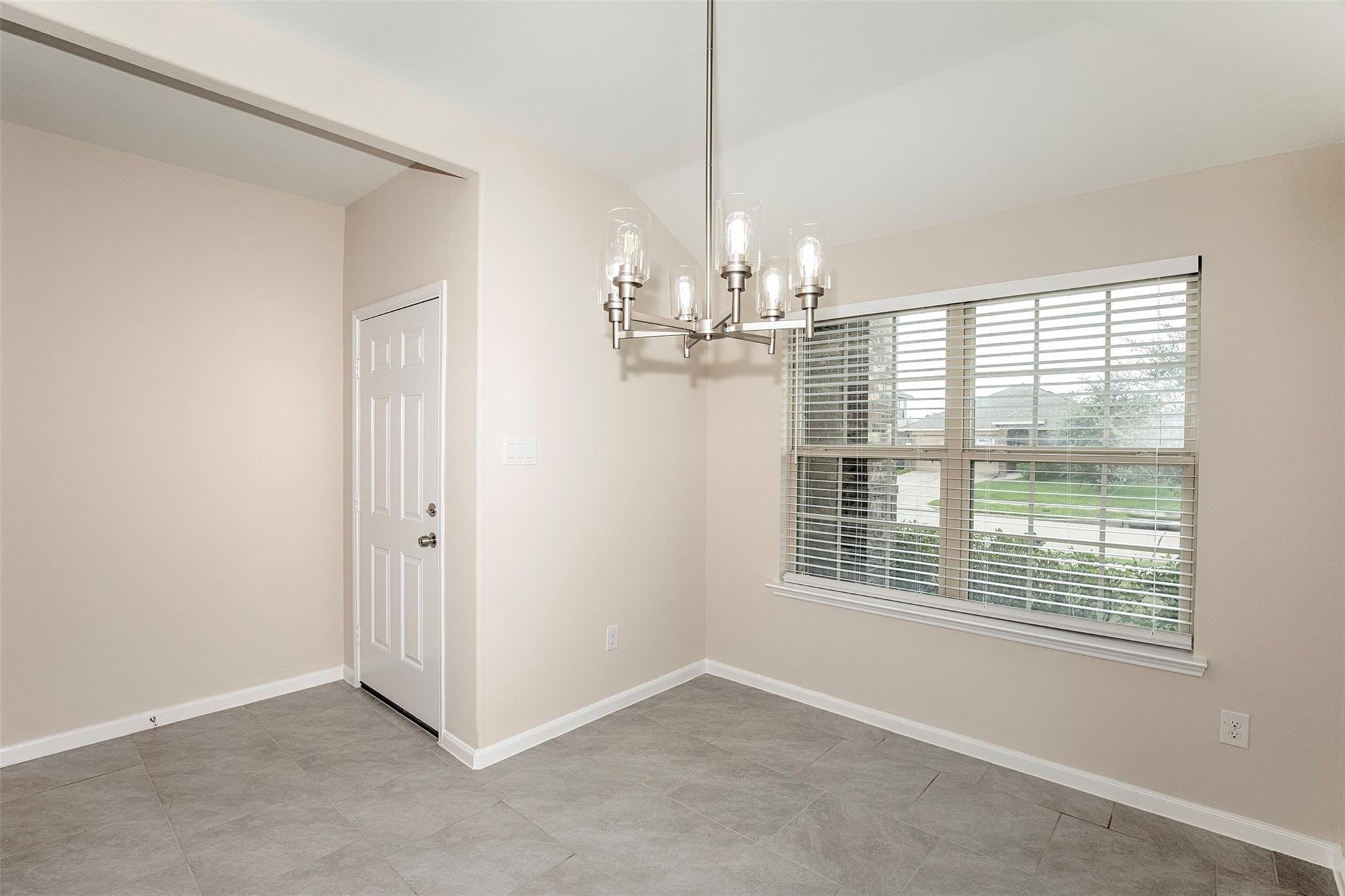 8215 Oakleaf Meadow Court Property Photo 6