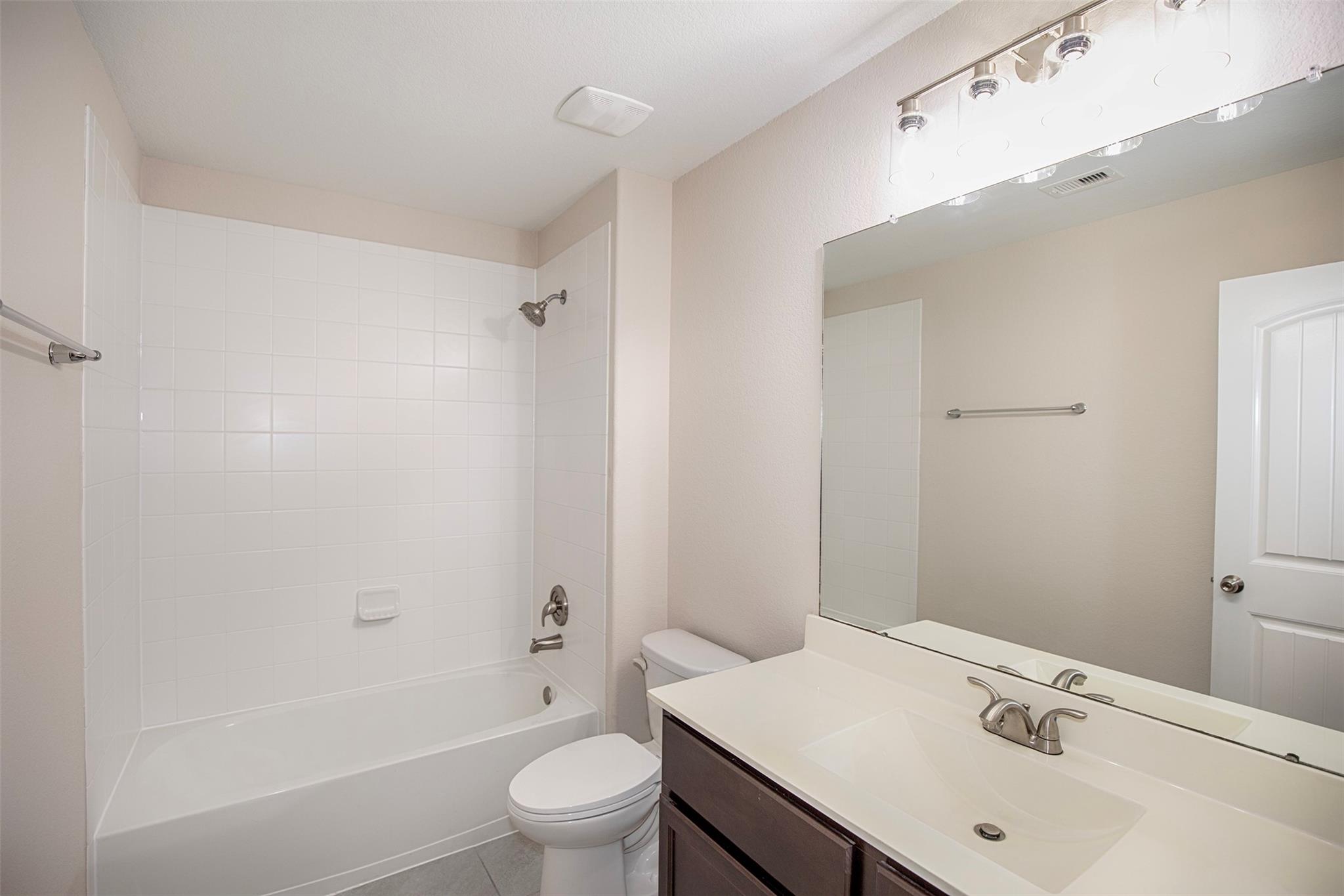 8215 Oakleaf Meadow Court Property Photo 23