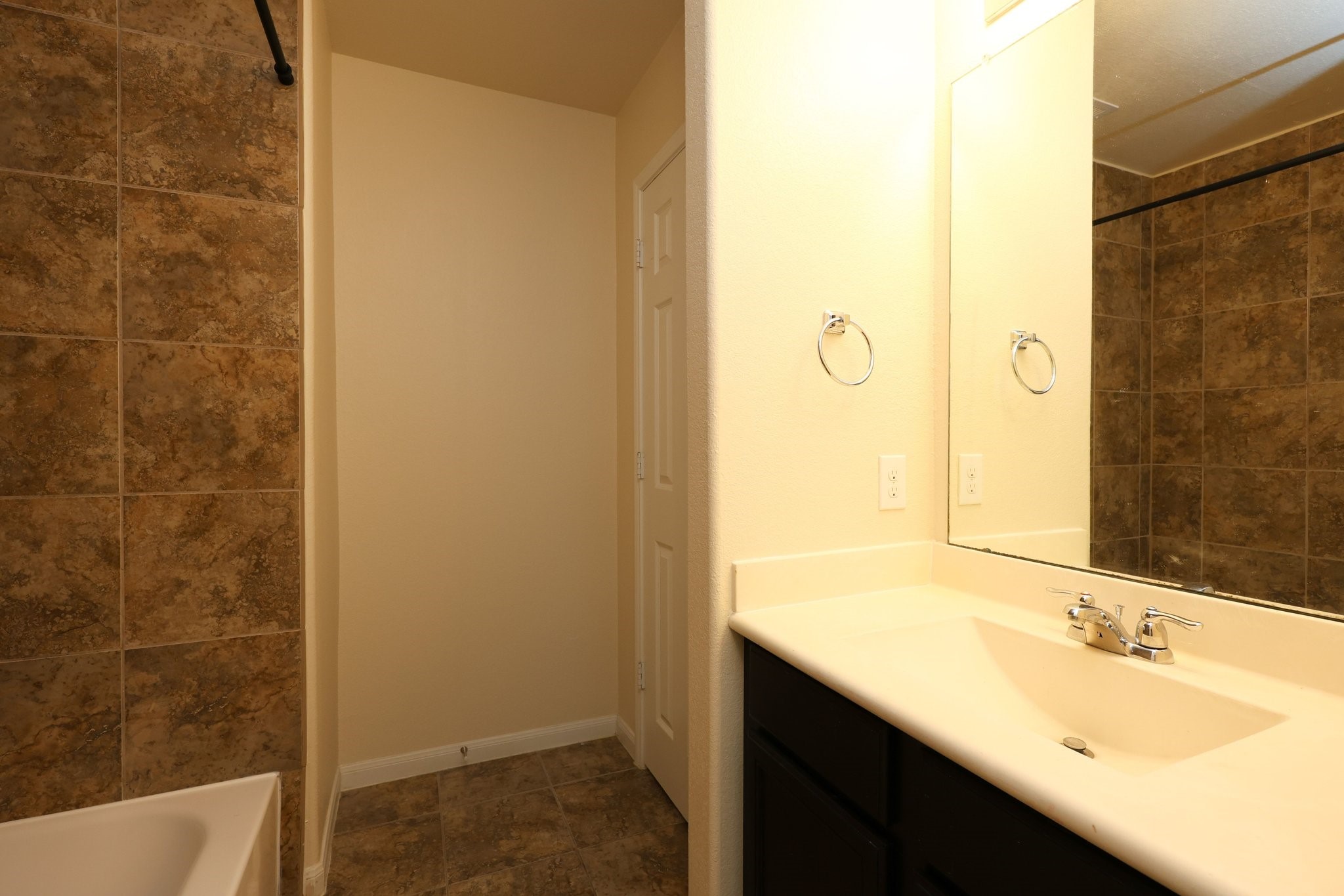 4155 Falvel Cove Drive Property Photo 7