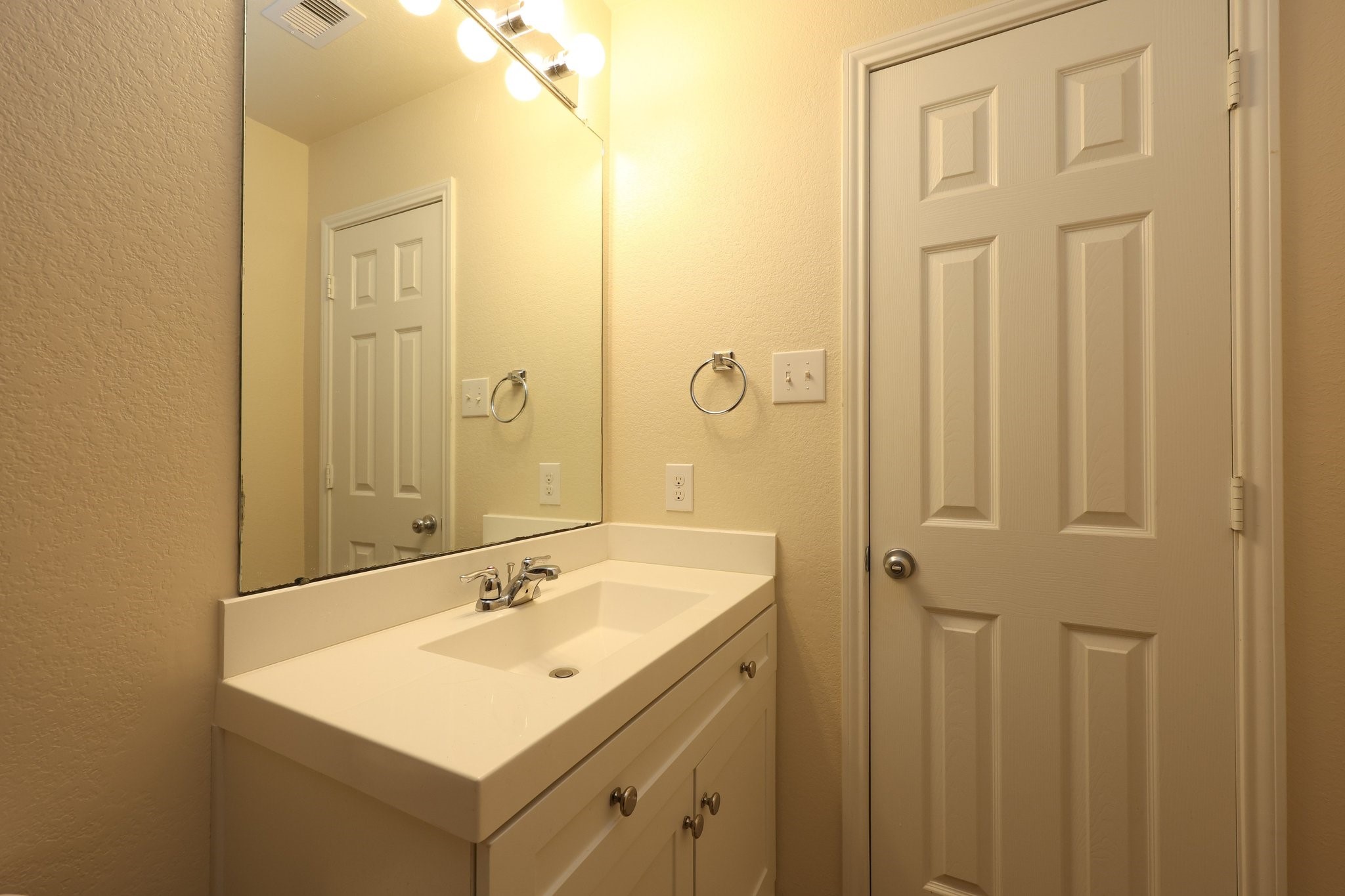 4155 Falvel Cove Drive Property Photo 13