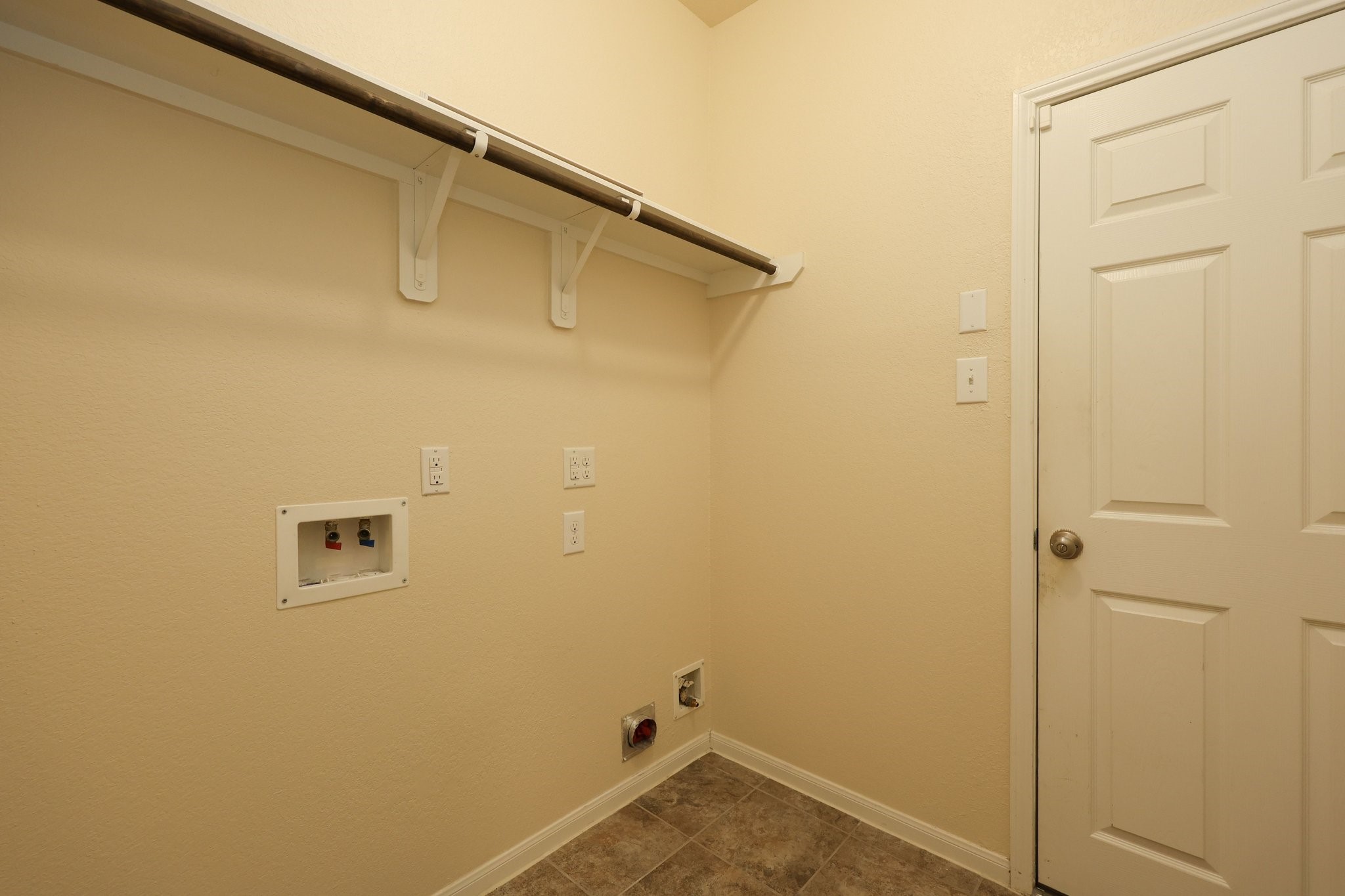 4155 Falvel Cove Drive Property Photo 20