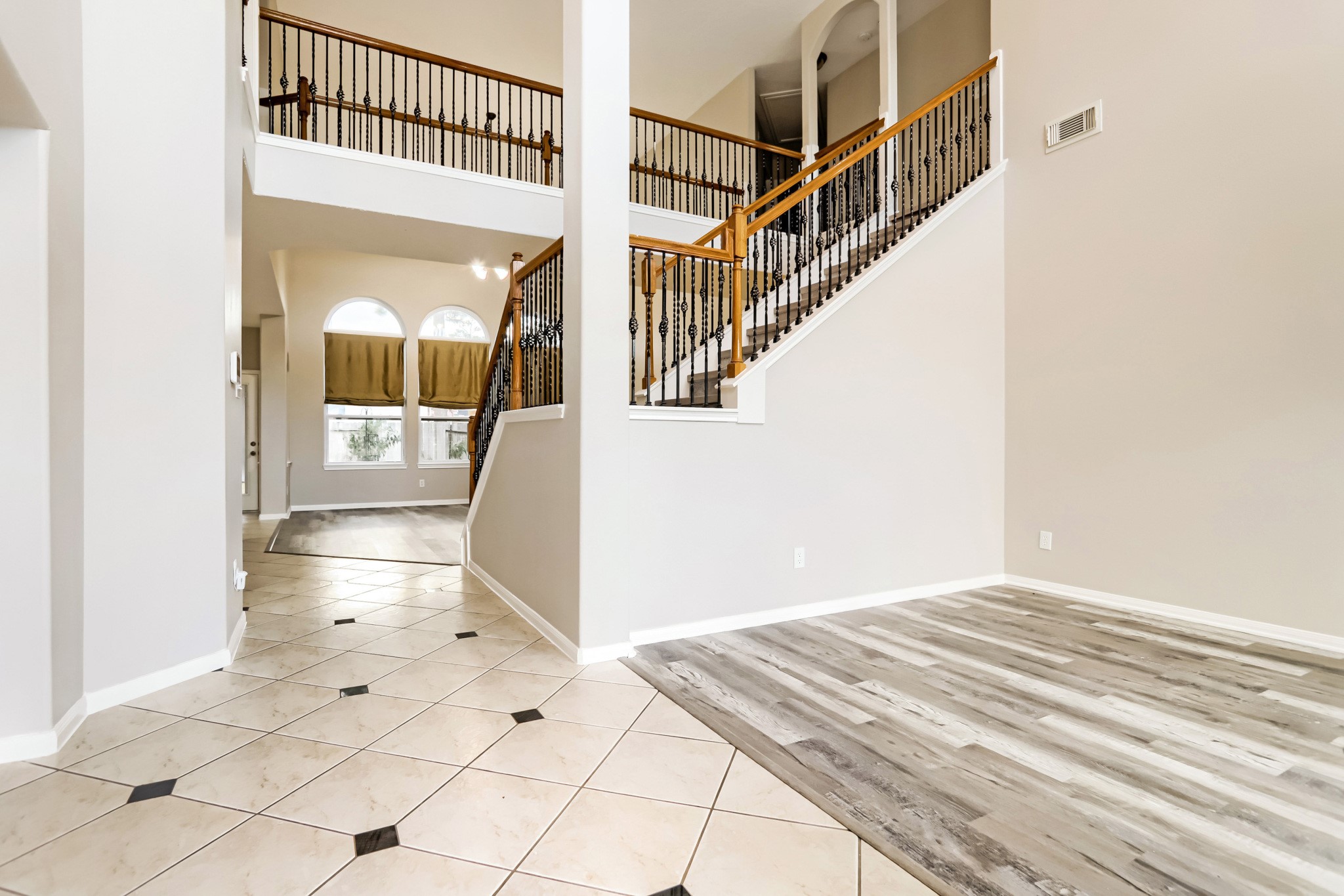 18503 Regatta Road Property Photo 3