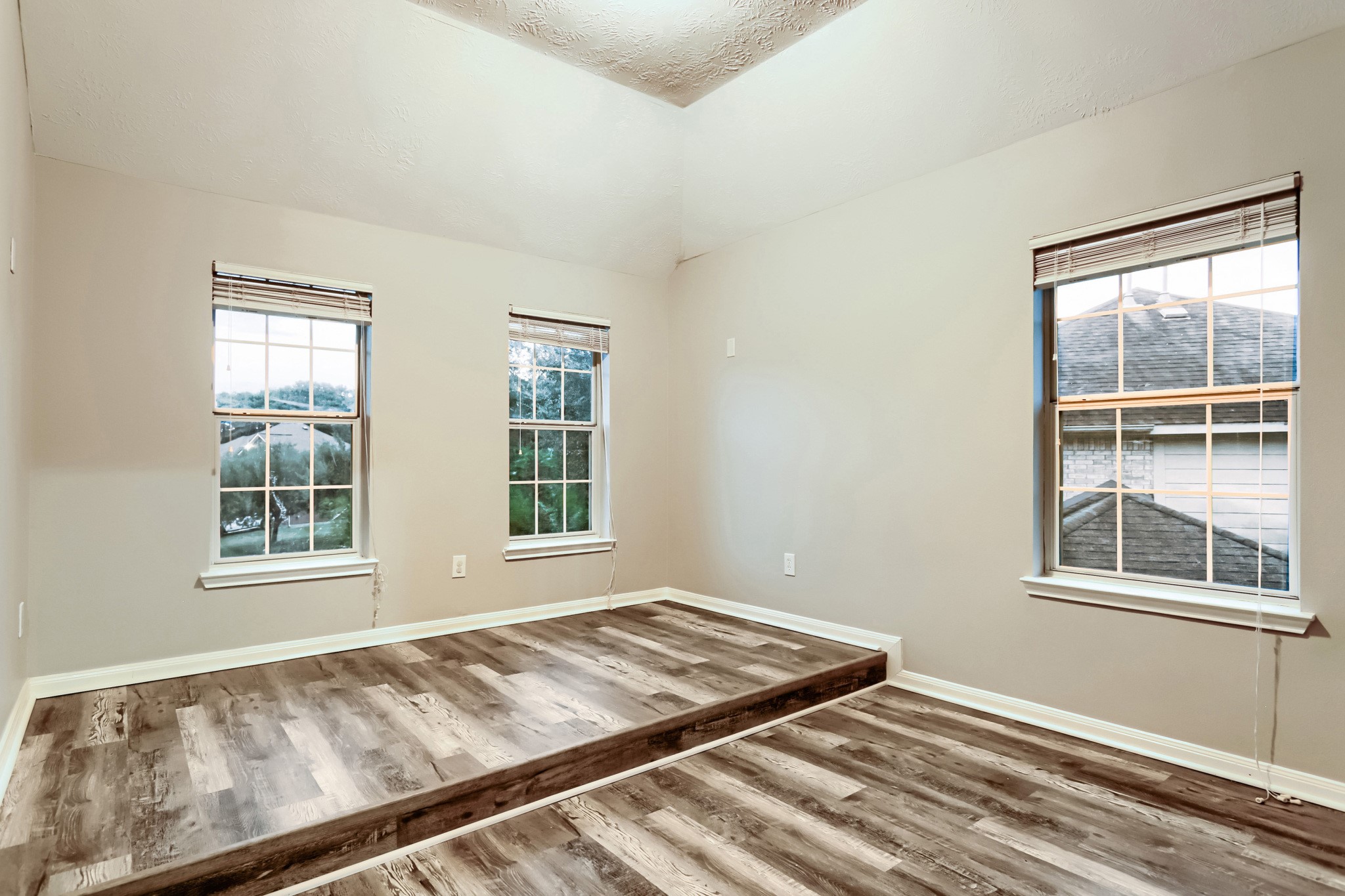 18503 Regatta Road Property Photo 6