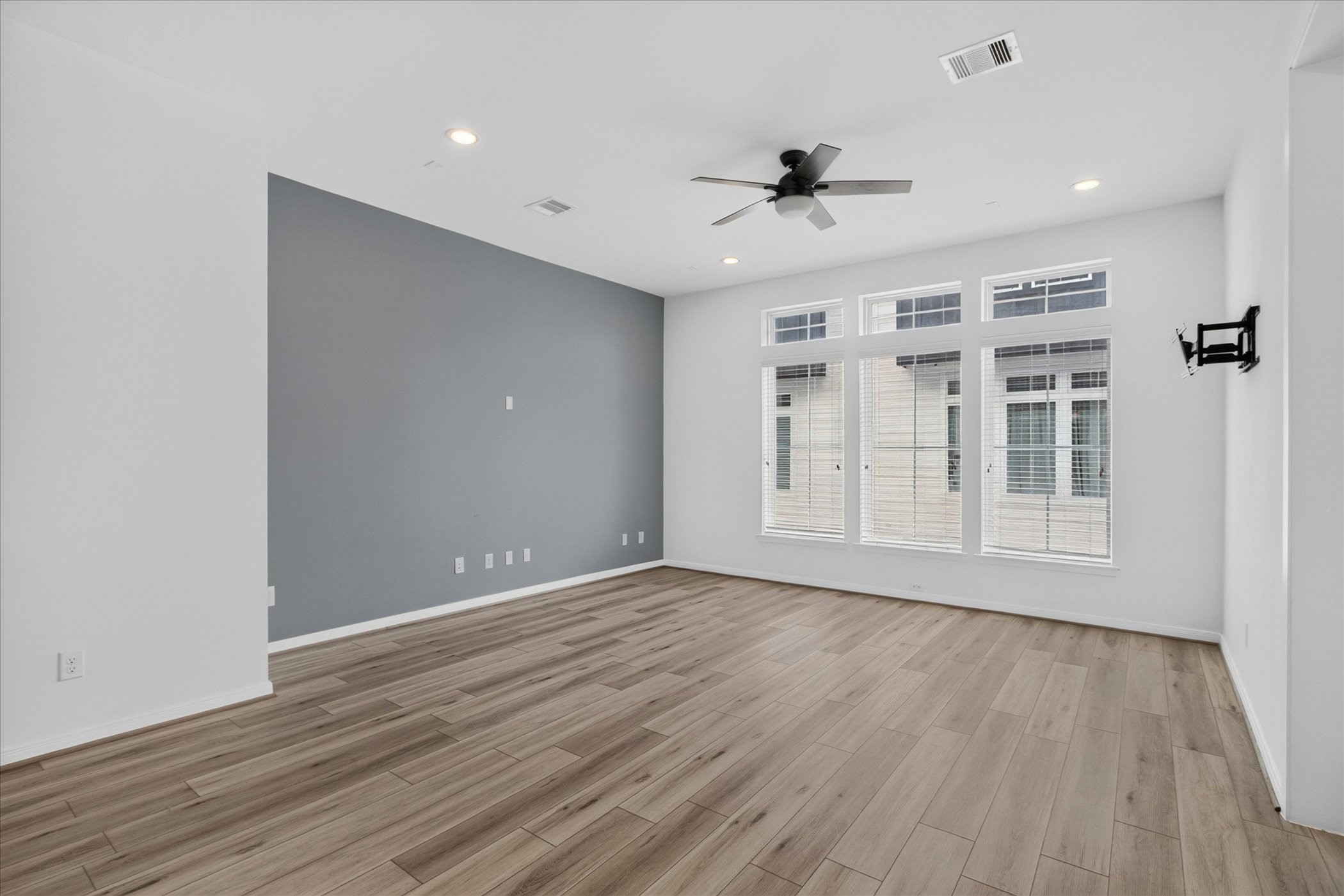1526 Ojeman Road C Property Photo 4