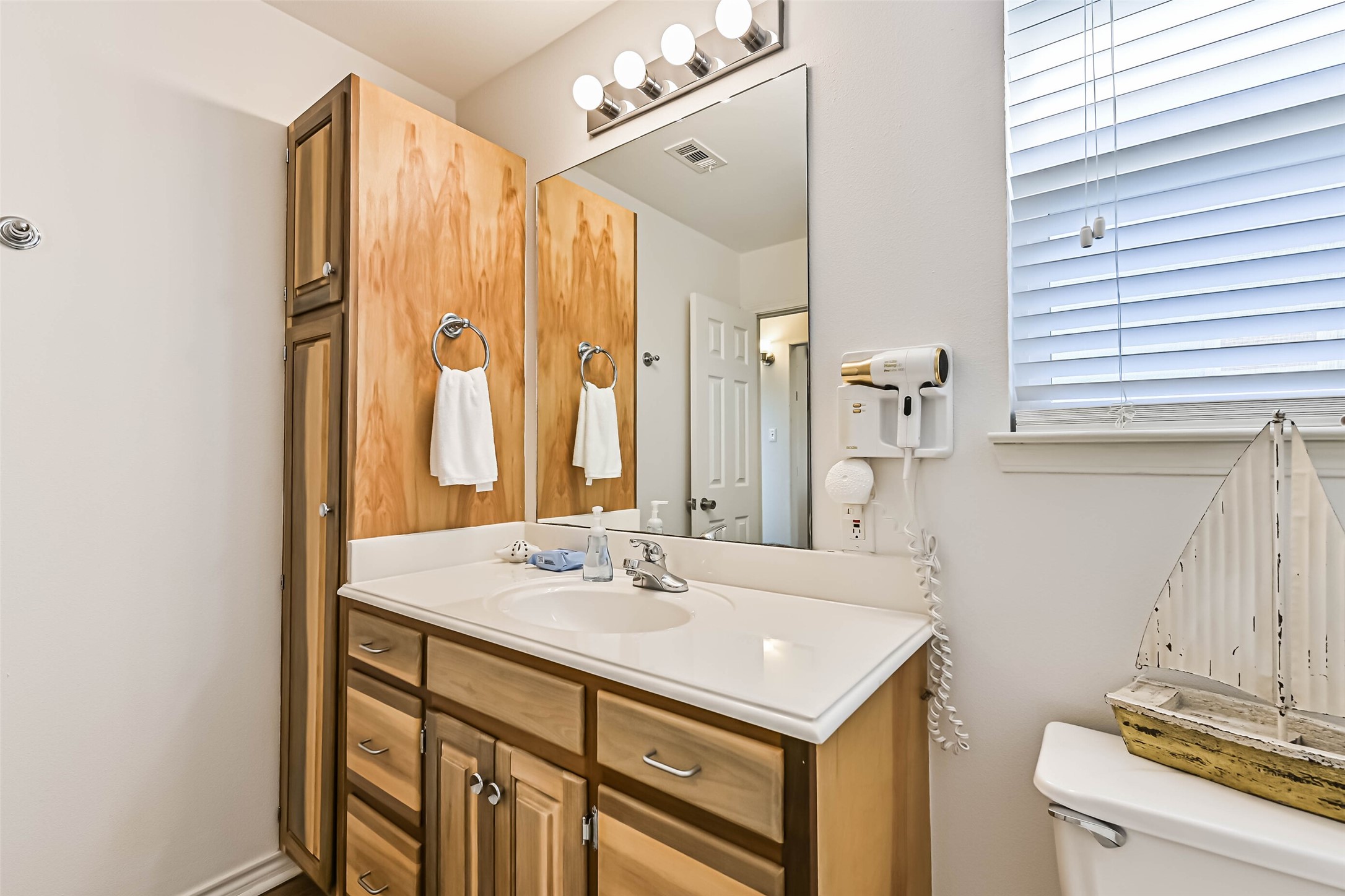 13811 Mutiny Lane Property Photo 32