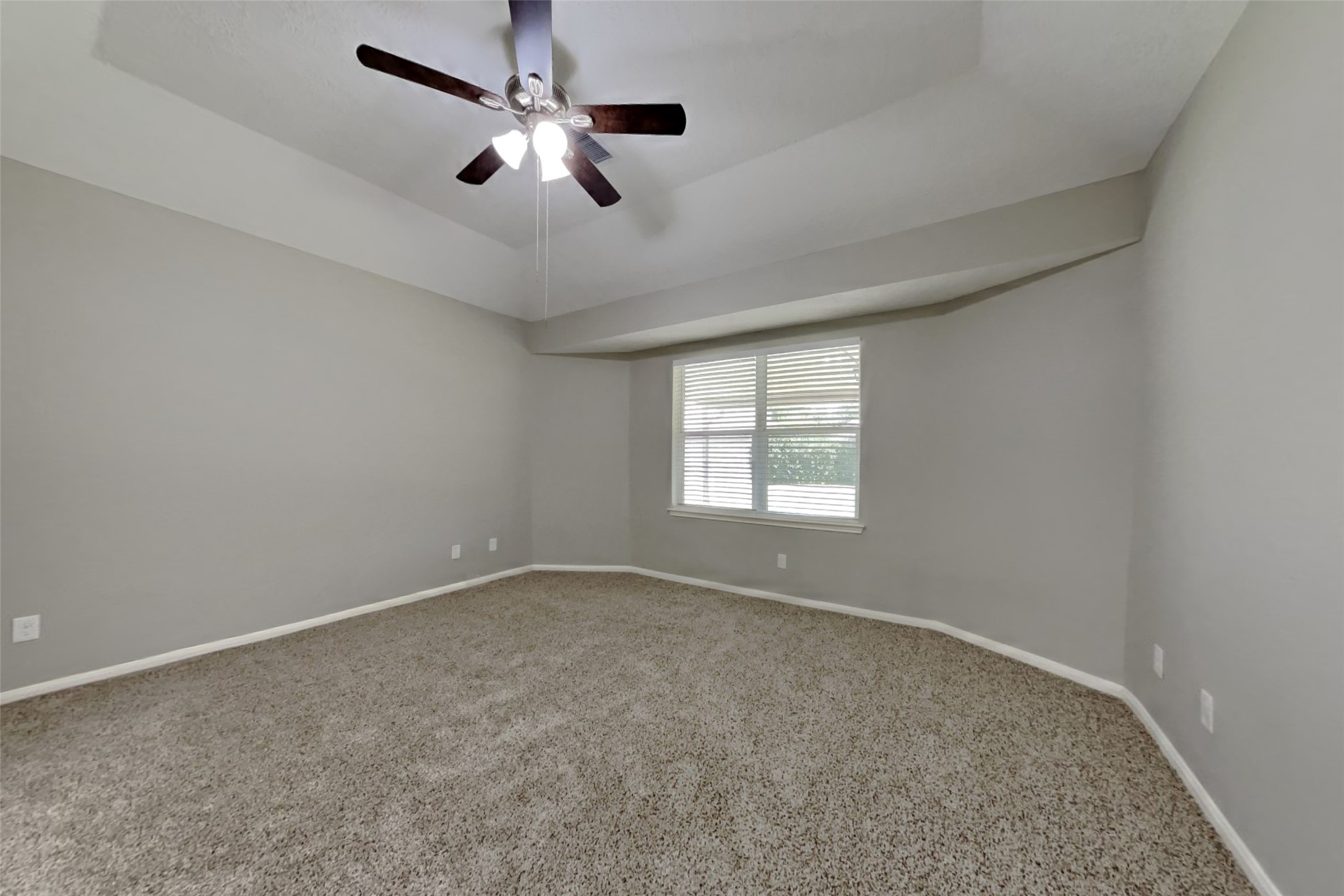 1906 Crescent Oak Drive Property Photo 8