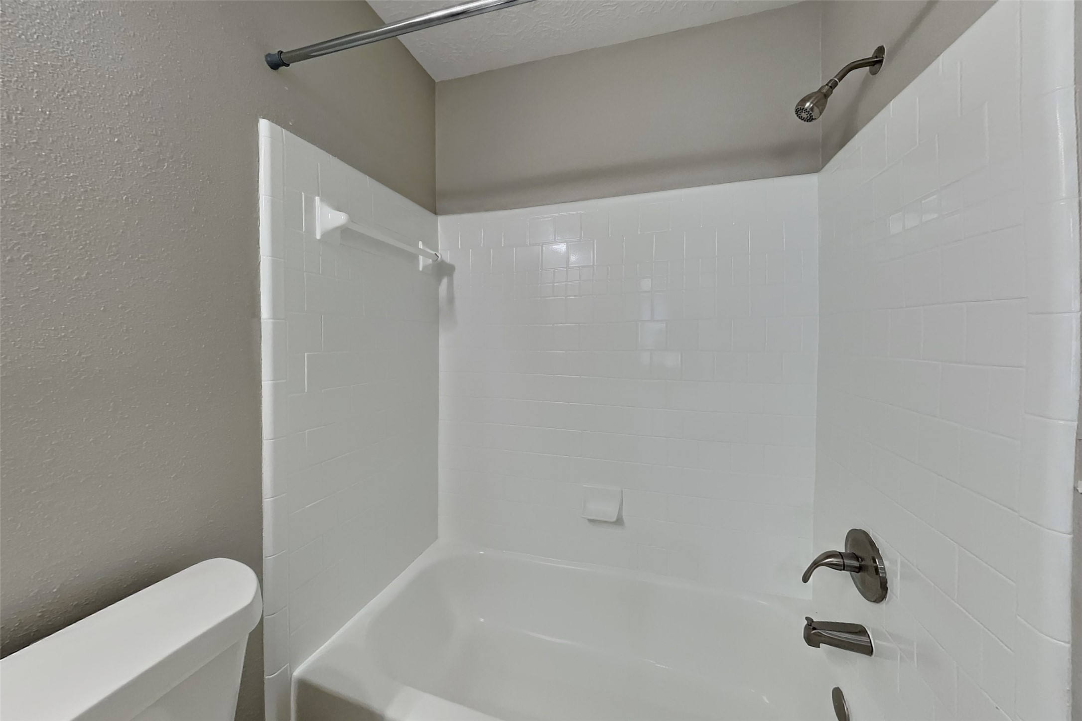 1906 Crescent Oak Drive Property Photo 15