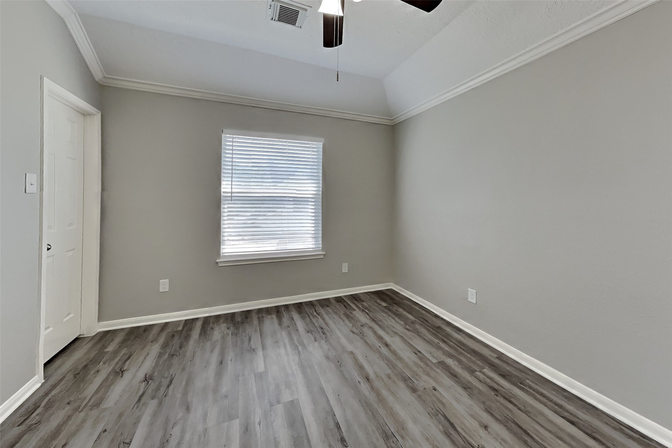 1906 Crescent Oak Drive Property Photo 16