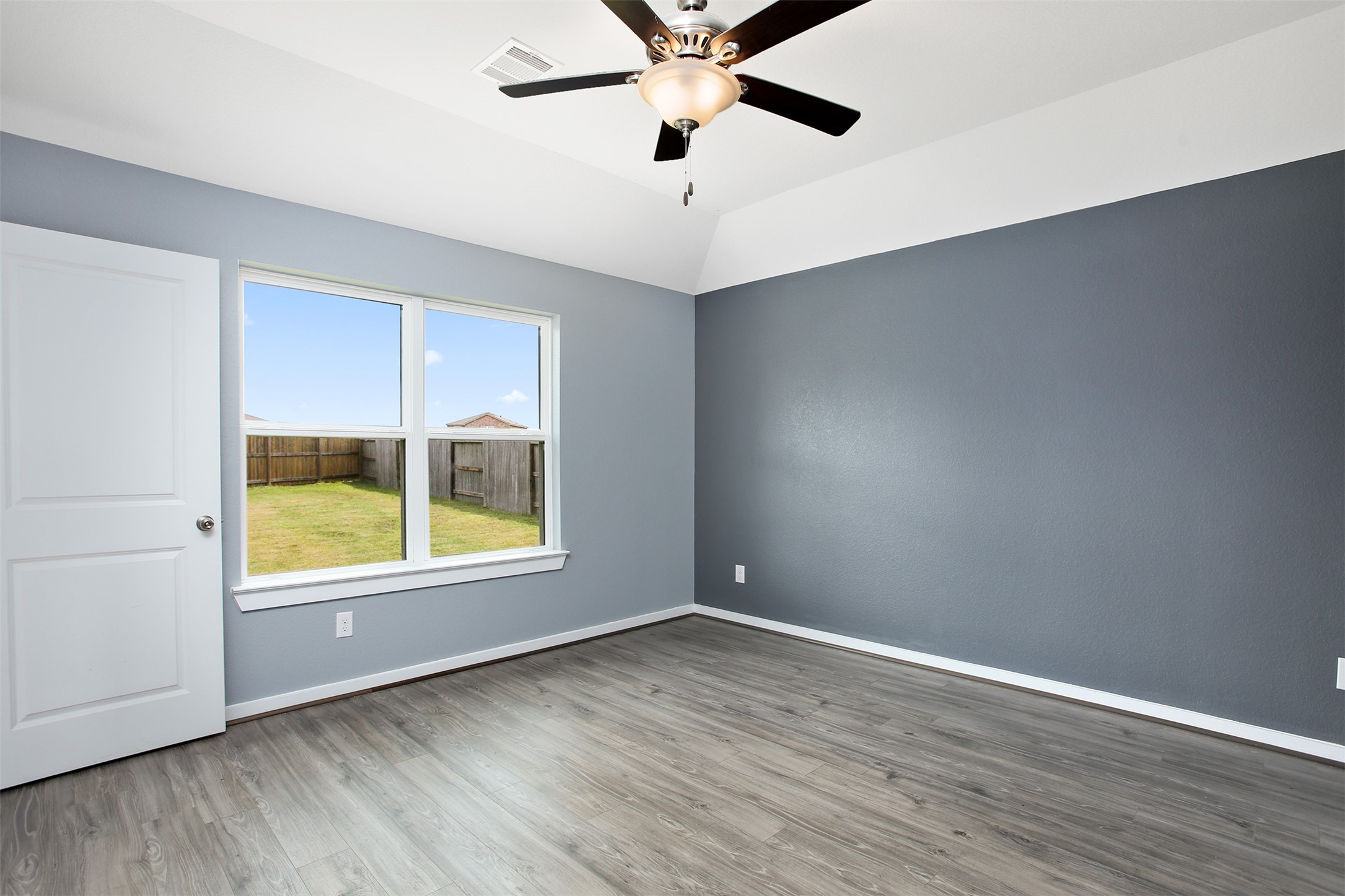 2716 Bernadino Drive Property Photo 15