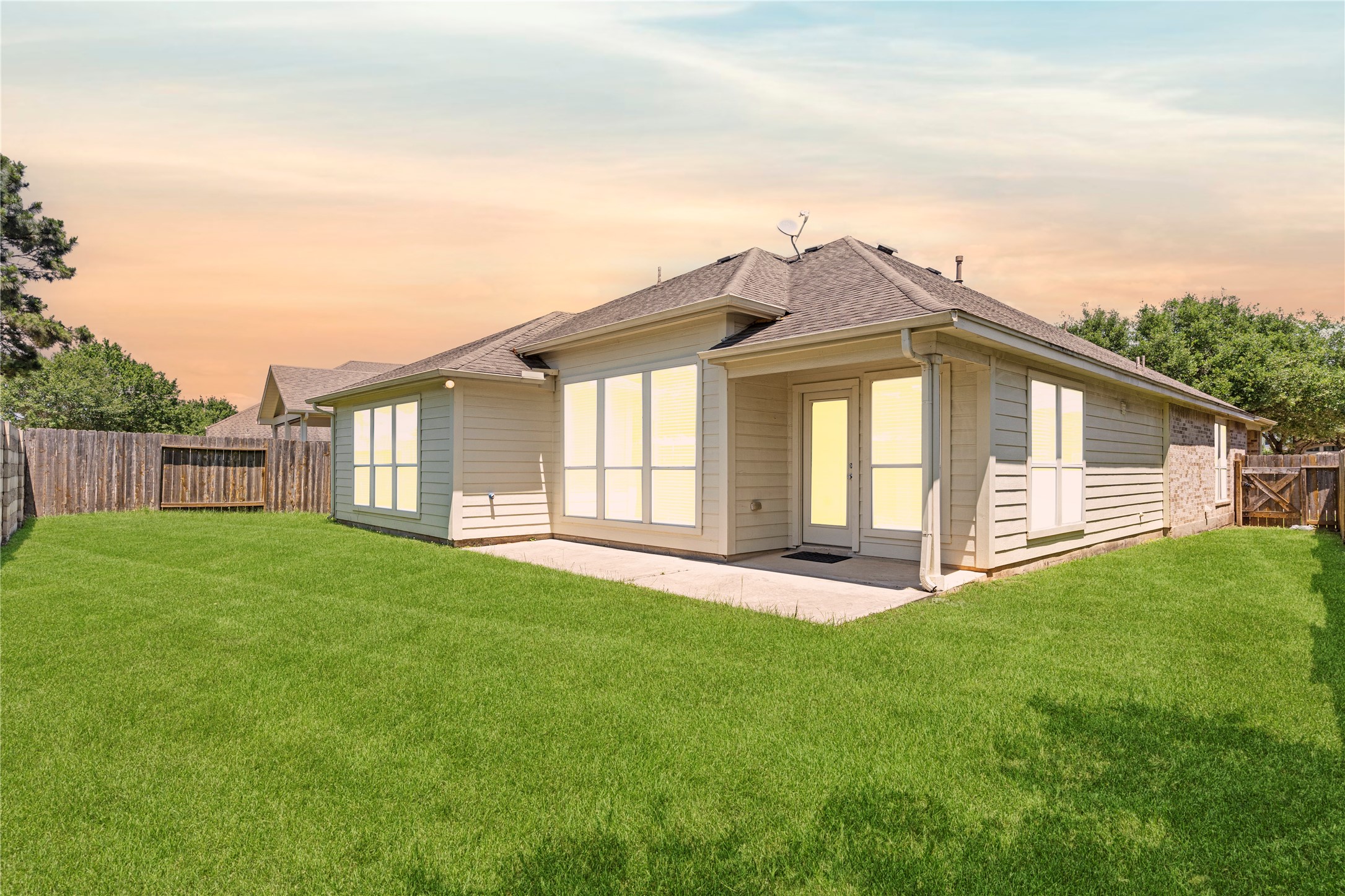 11047 Pierce Valley Drive Property Photo 2