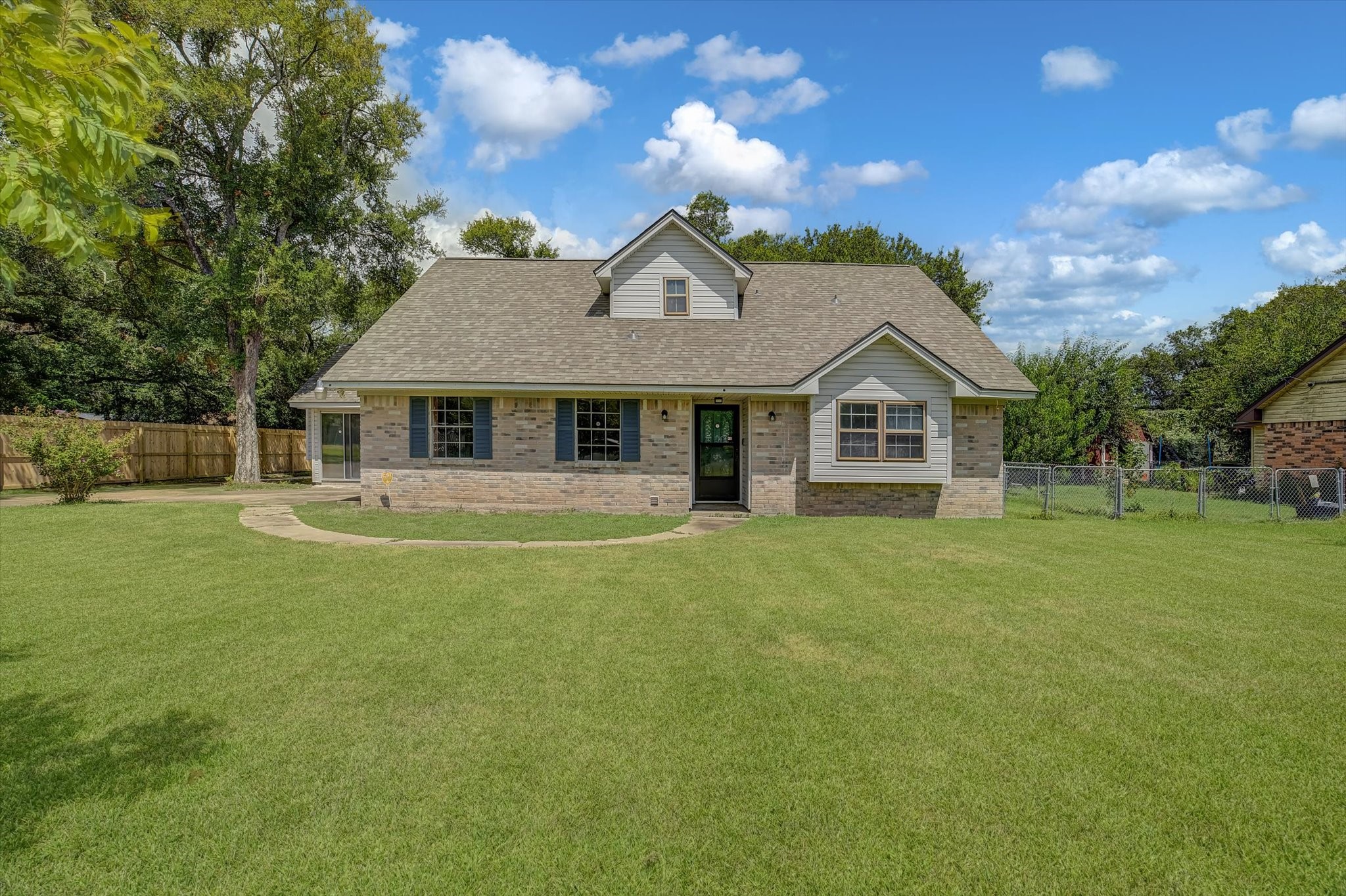 110 Mockingbird Lane Property Photo 1