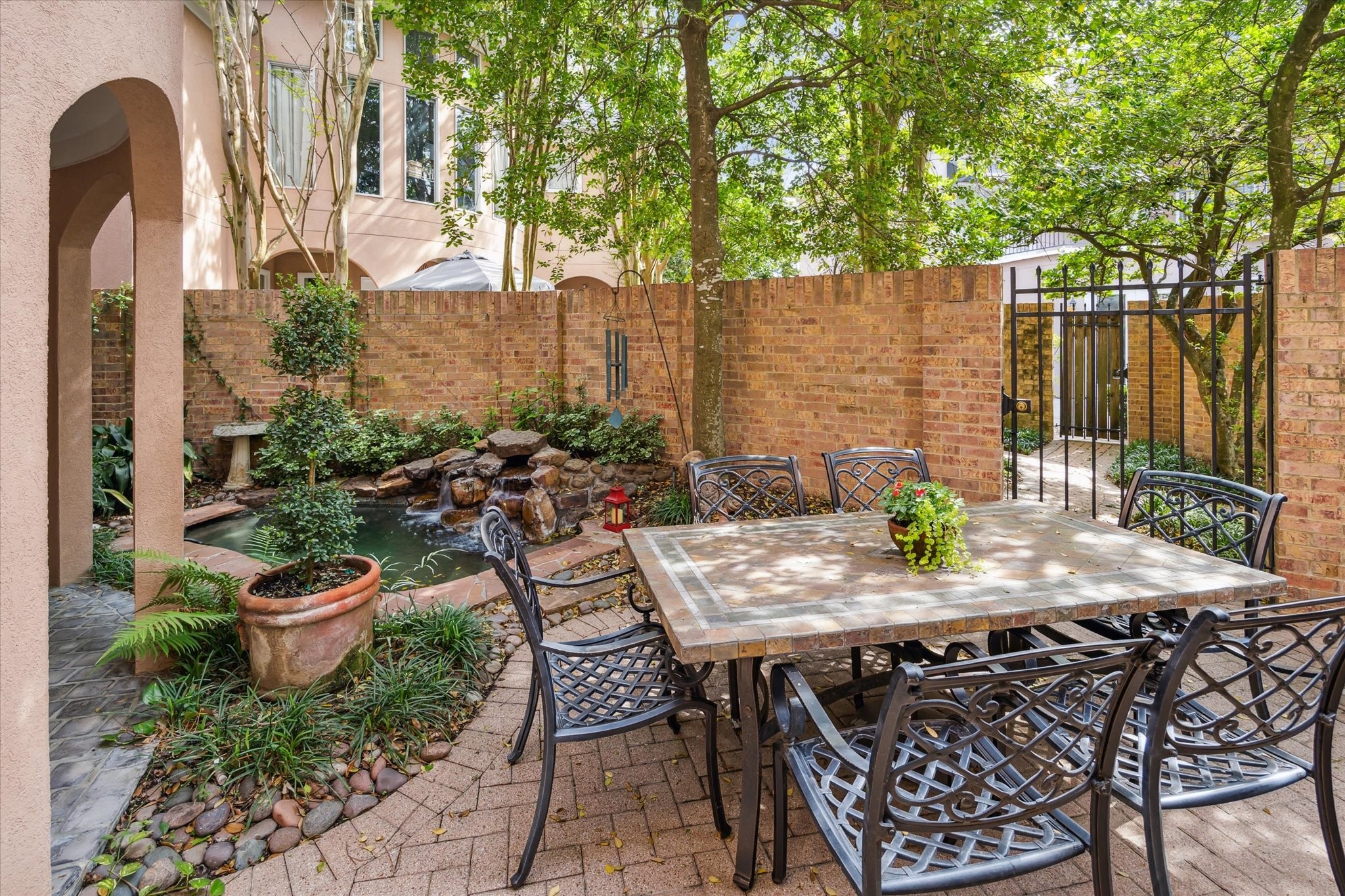 3118 Sackett Street Property Photo 22