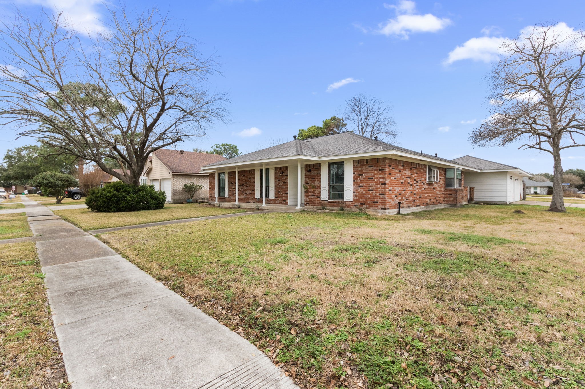 600 Pinebrook Lane Property Photo 1
