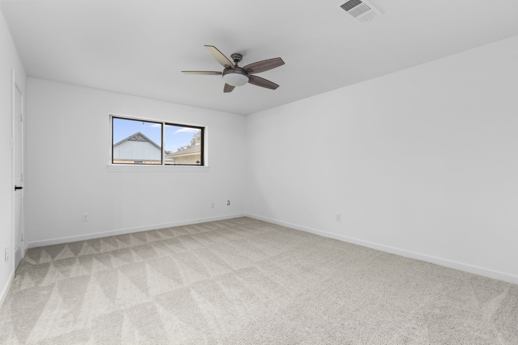 600 Pinebrook Lane Property Photo 10