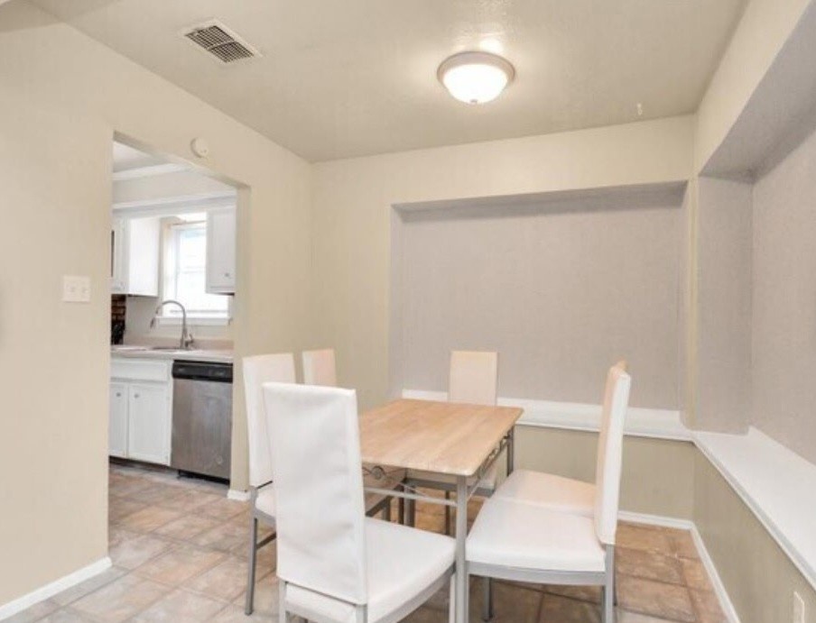 4803 Beechaven Street Property Photo 6