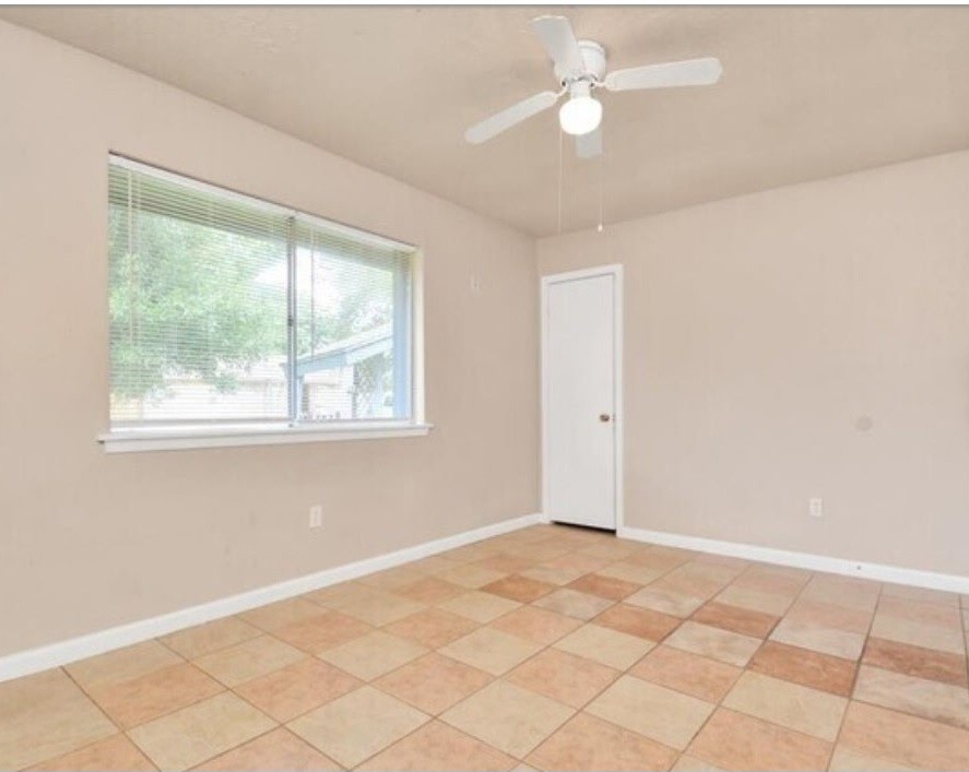 4803 Beechaven Street Property Photo 7