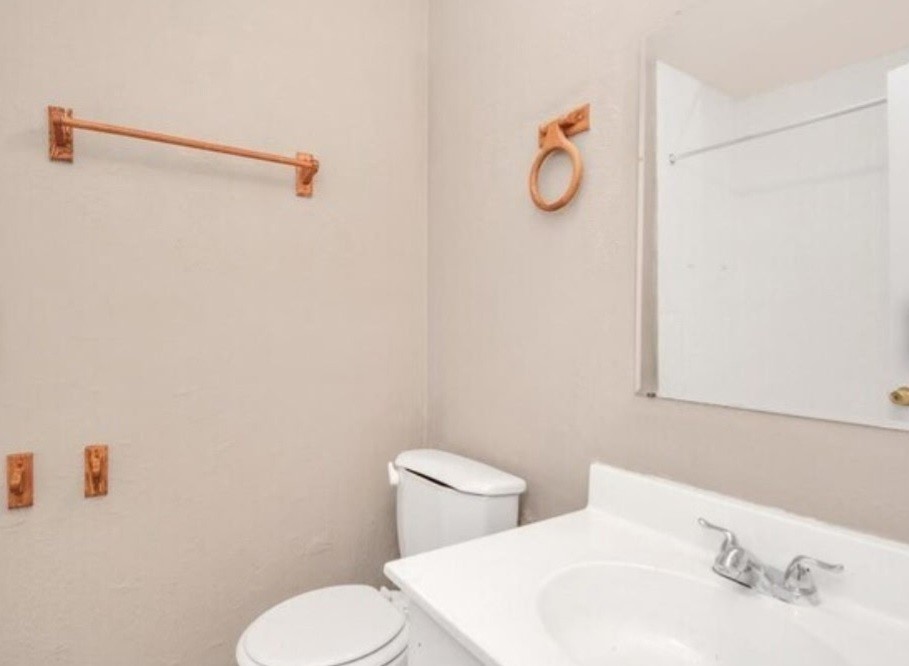 4803 Beechaven Street Property Photo 9