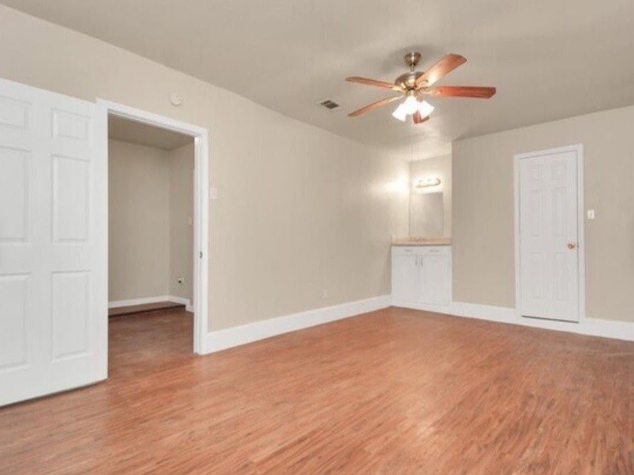 4803 Beechaven Street Property Photo 23