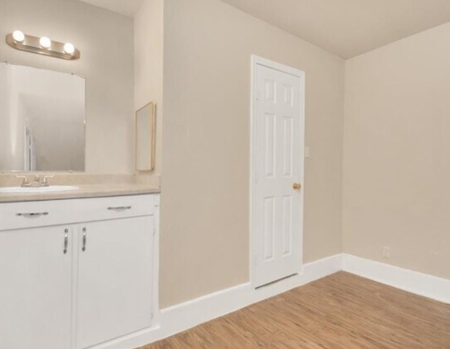 4803 Beechaven Street Property Photo 24