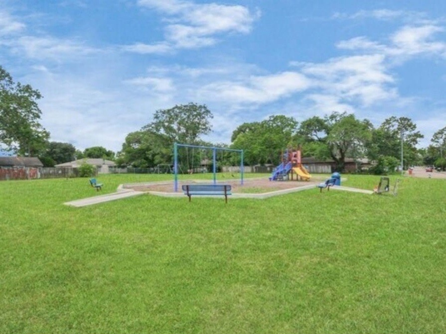 4803 Beechaven Street Property Photo 27