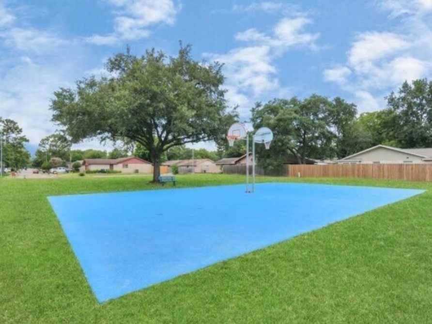 4803 Beechaven Street Property Photo 28