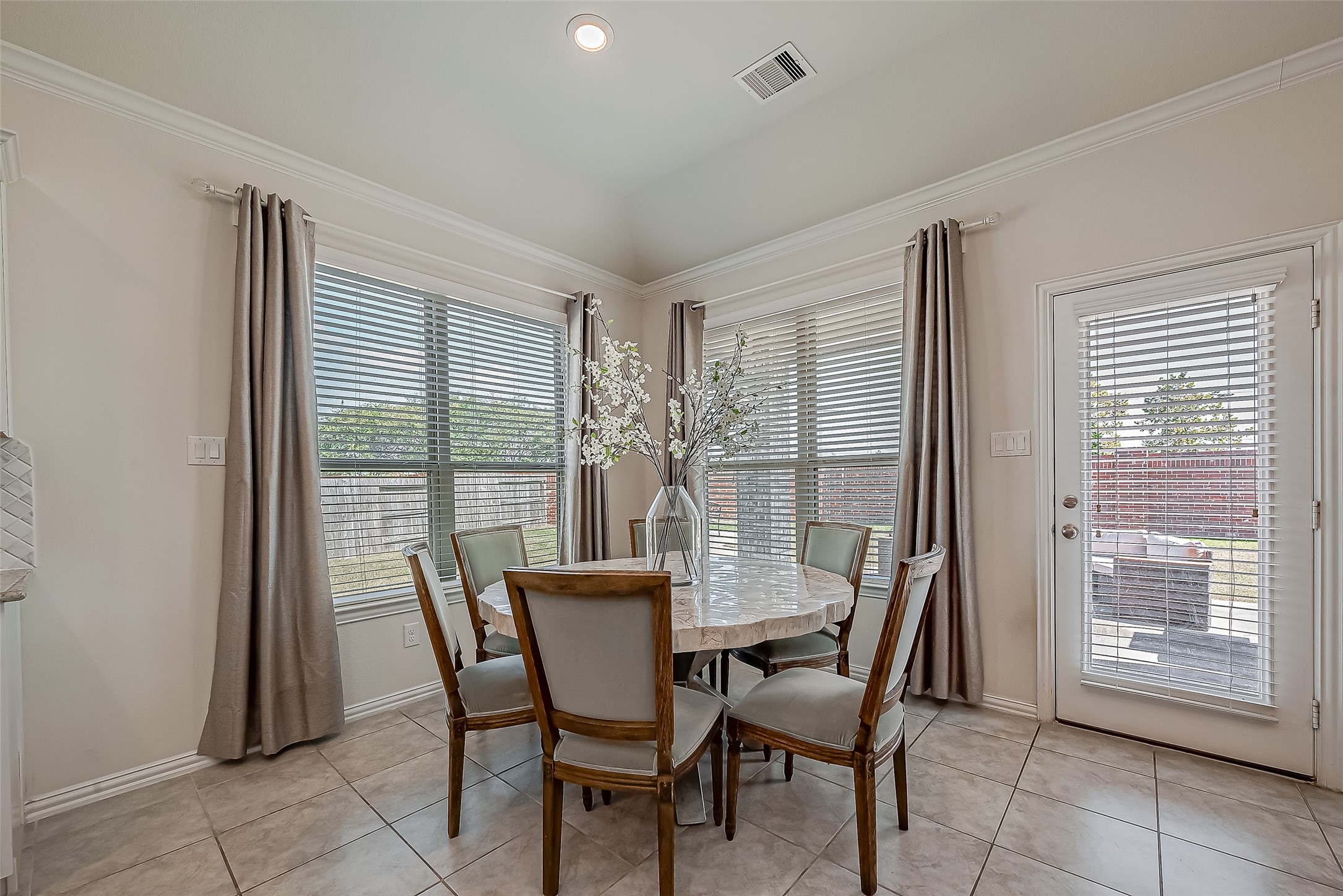 2226 Blakely Grove Lane Property Photo 12