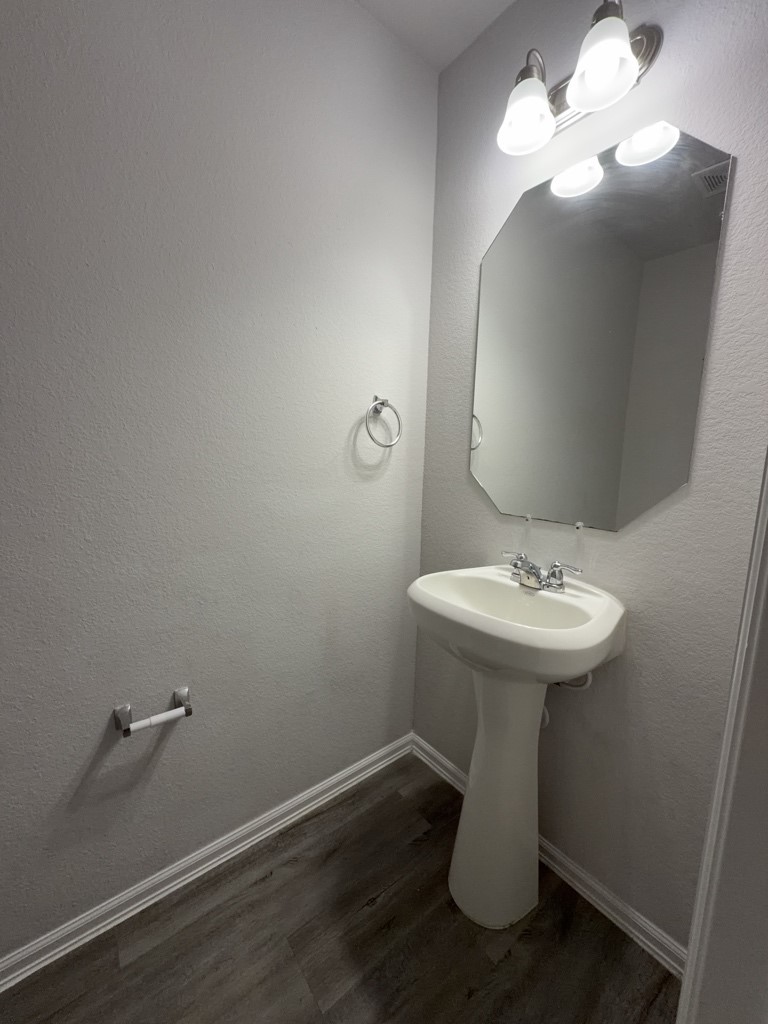 505 Hines Avenue B Property Photo 7