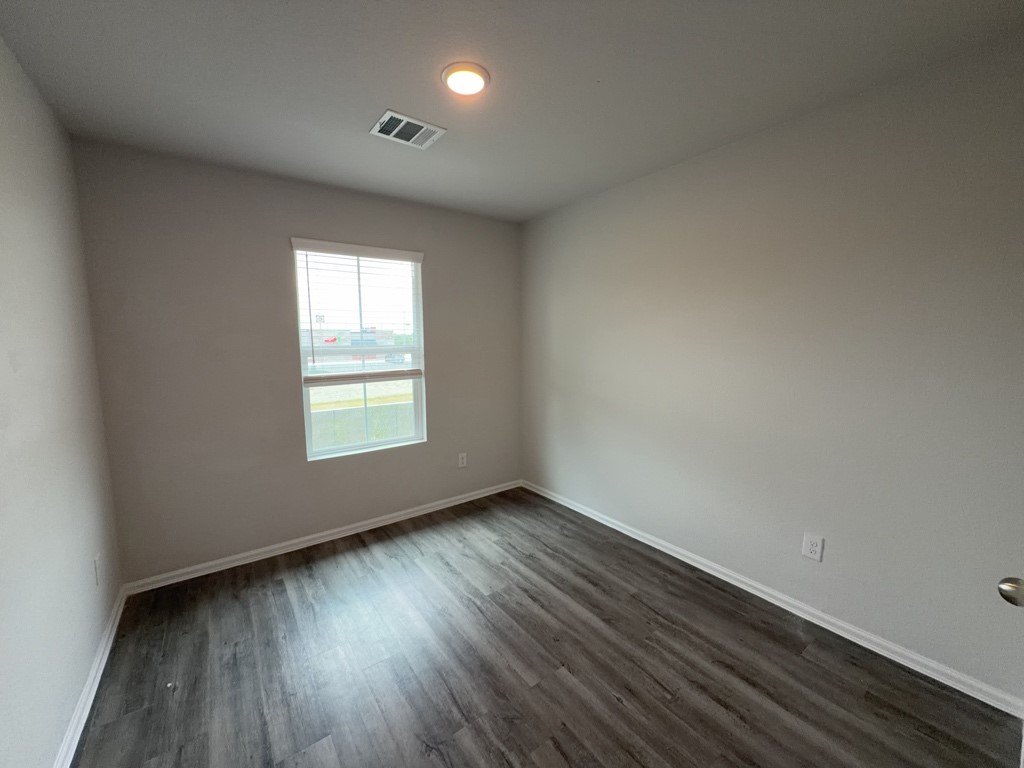 505 Hines Avenue B Property Photo 17