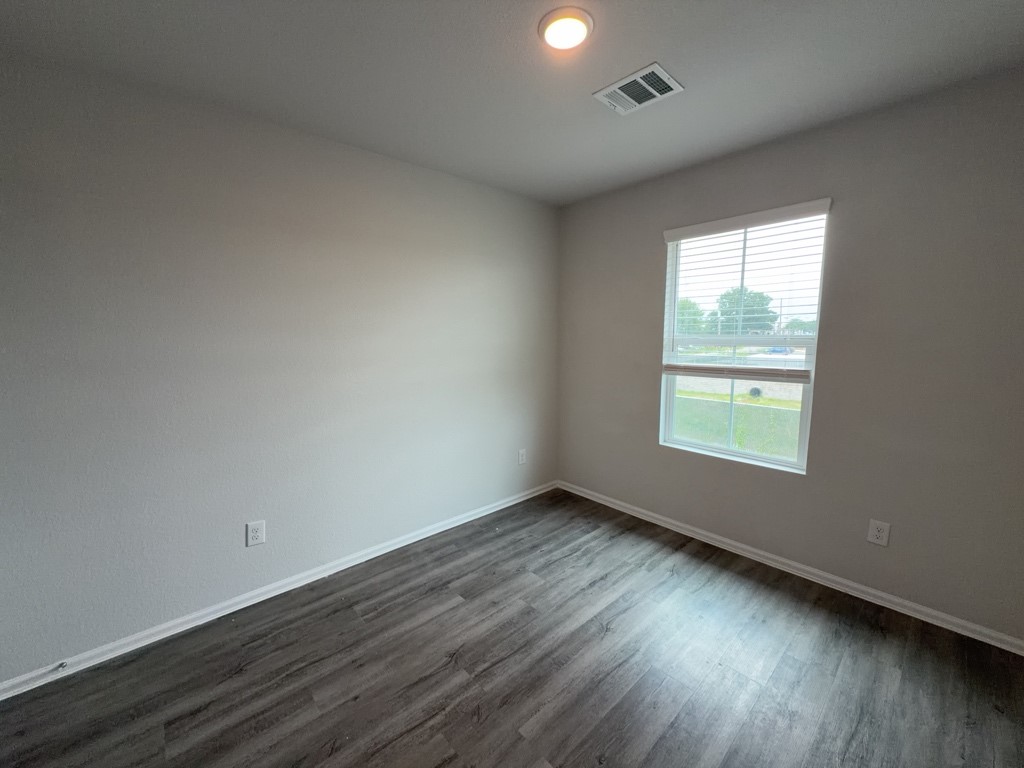 505 Hines Avenue B Property Photo 18