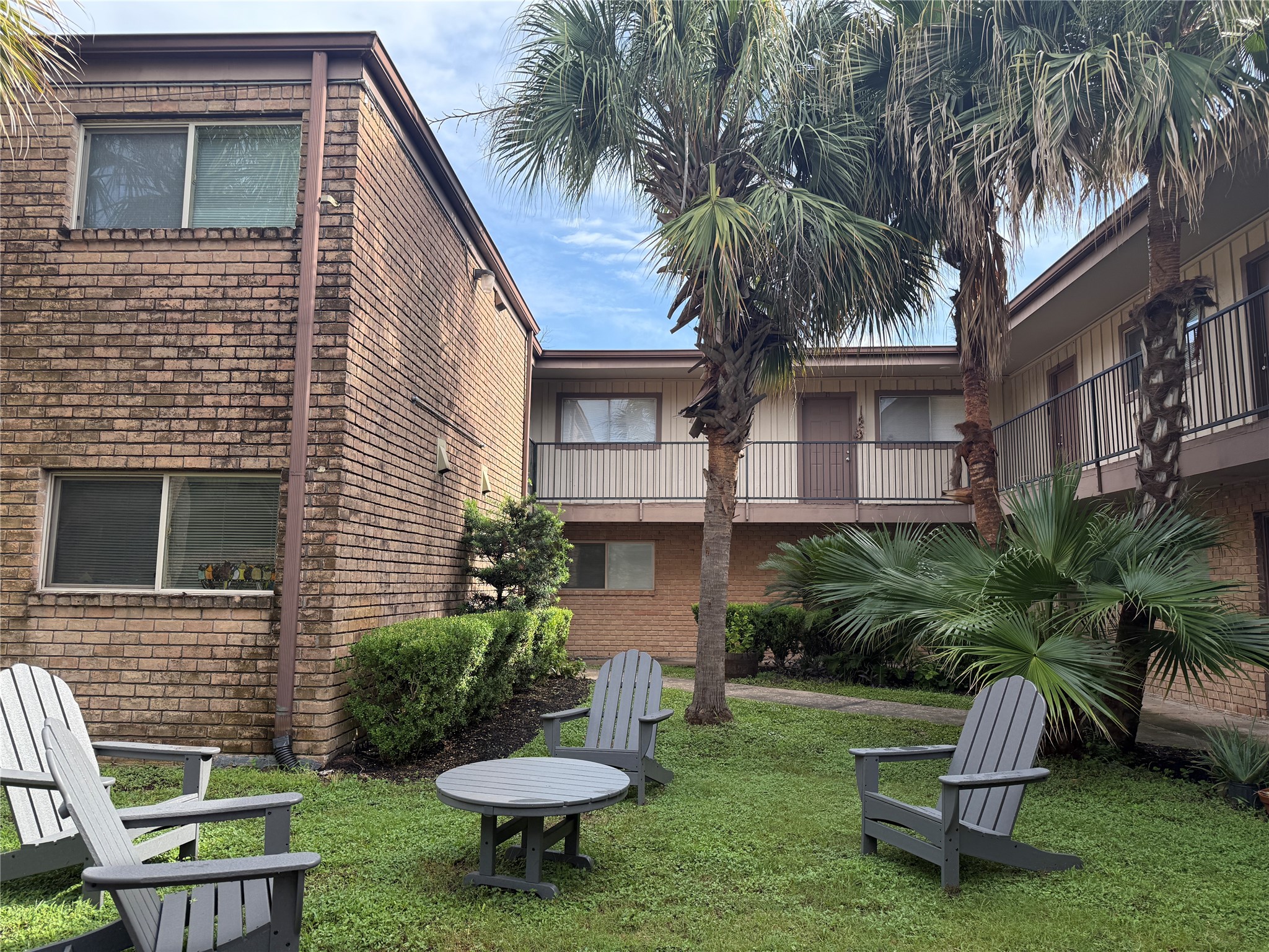 1530 Heights Boulevard 2 Property Photo 3