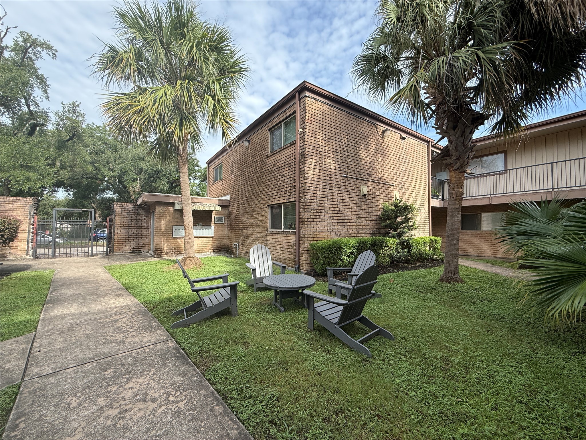 1530 Heights Boulevard 2 Property Photo 5