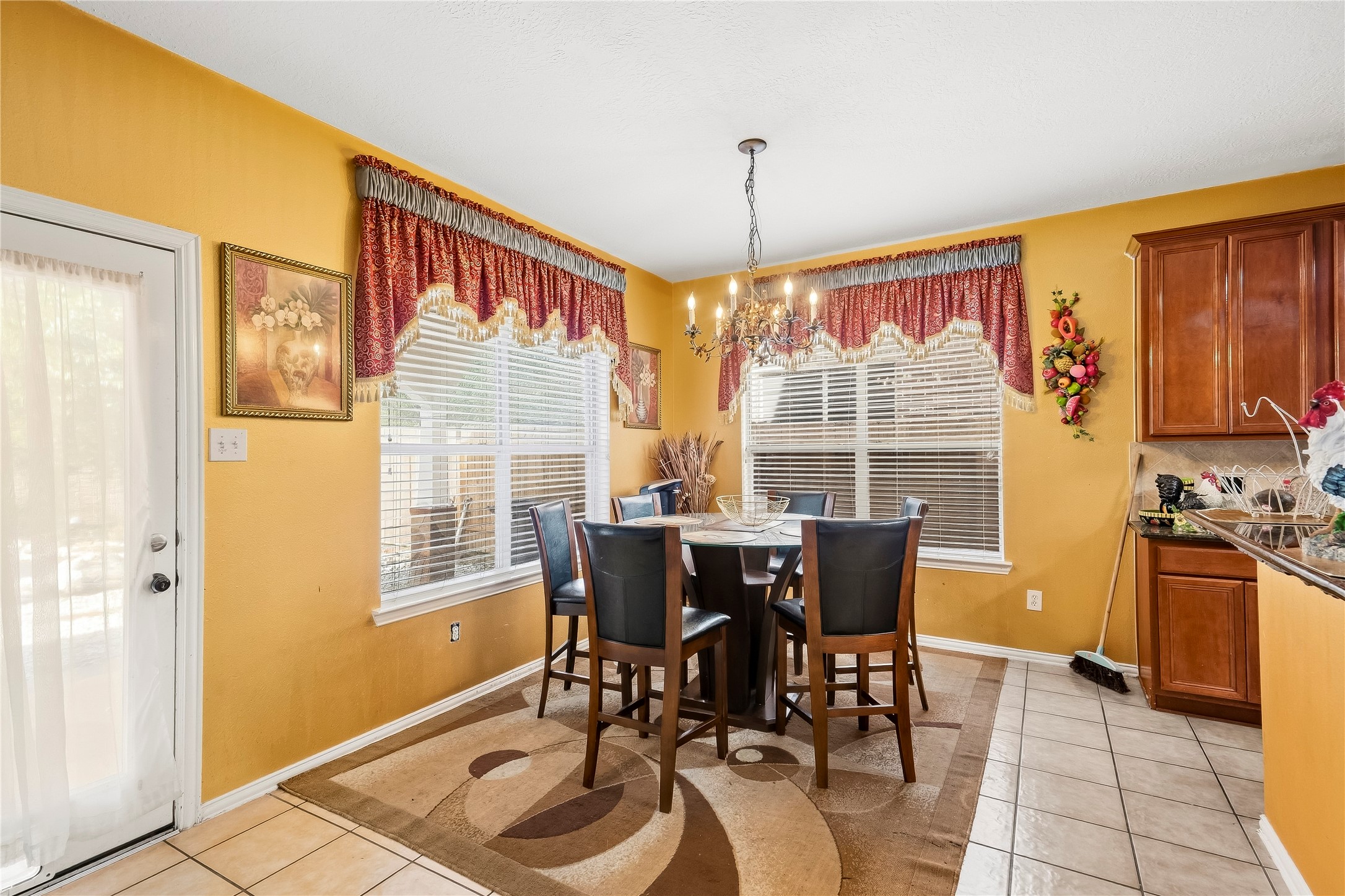 24811 Malca Manor Drive Property Photo 7