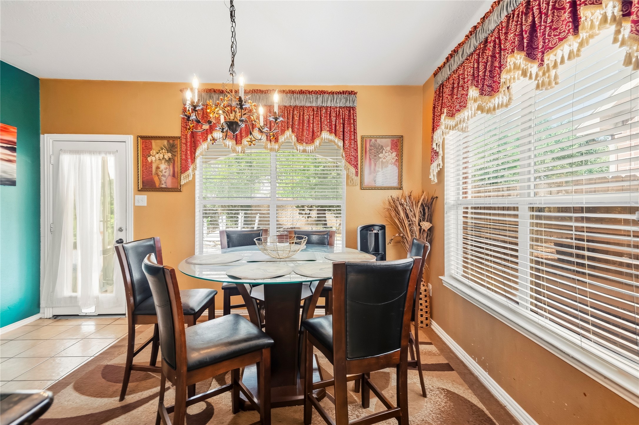 24811 Malca Manor Drive Property Photo 10