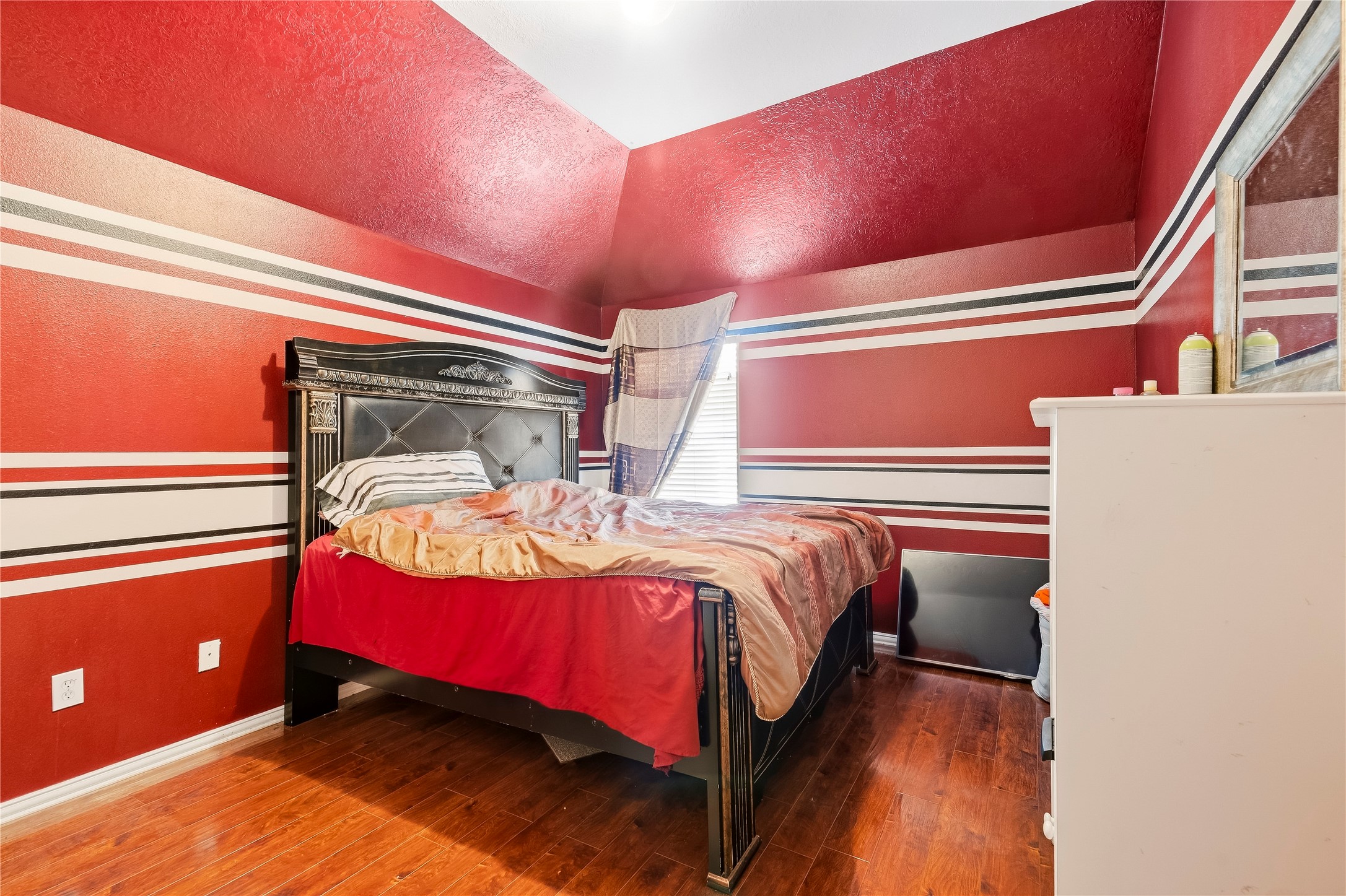 24811 Malca Manor Drive Property Photo 15