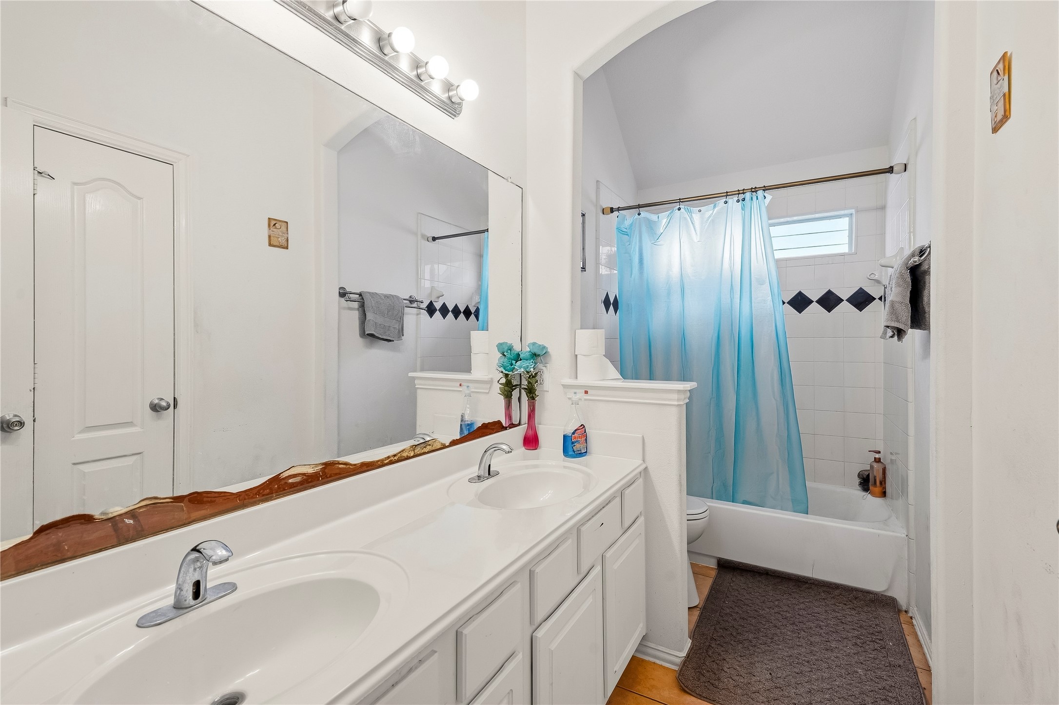 24811 Malca Manor Drive Property Photo 16
