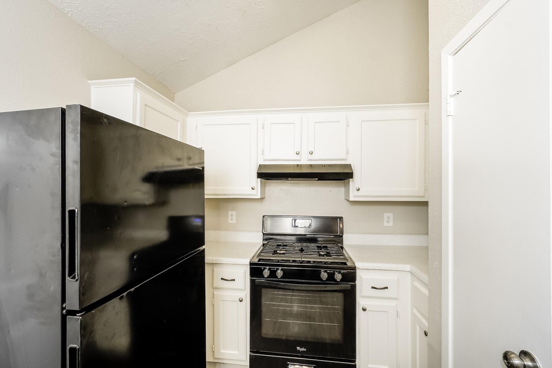 19903 Mountain Dale Drive Property Photo 9