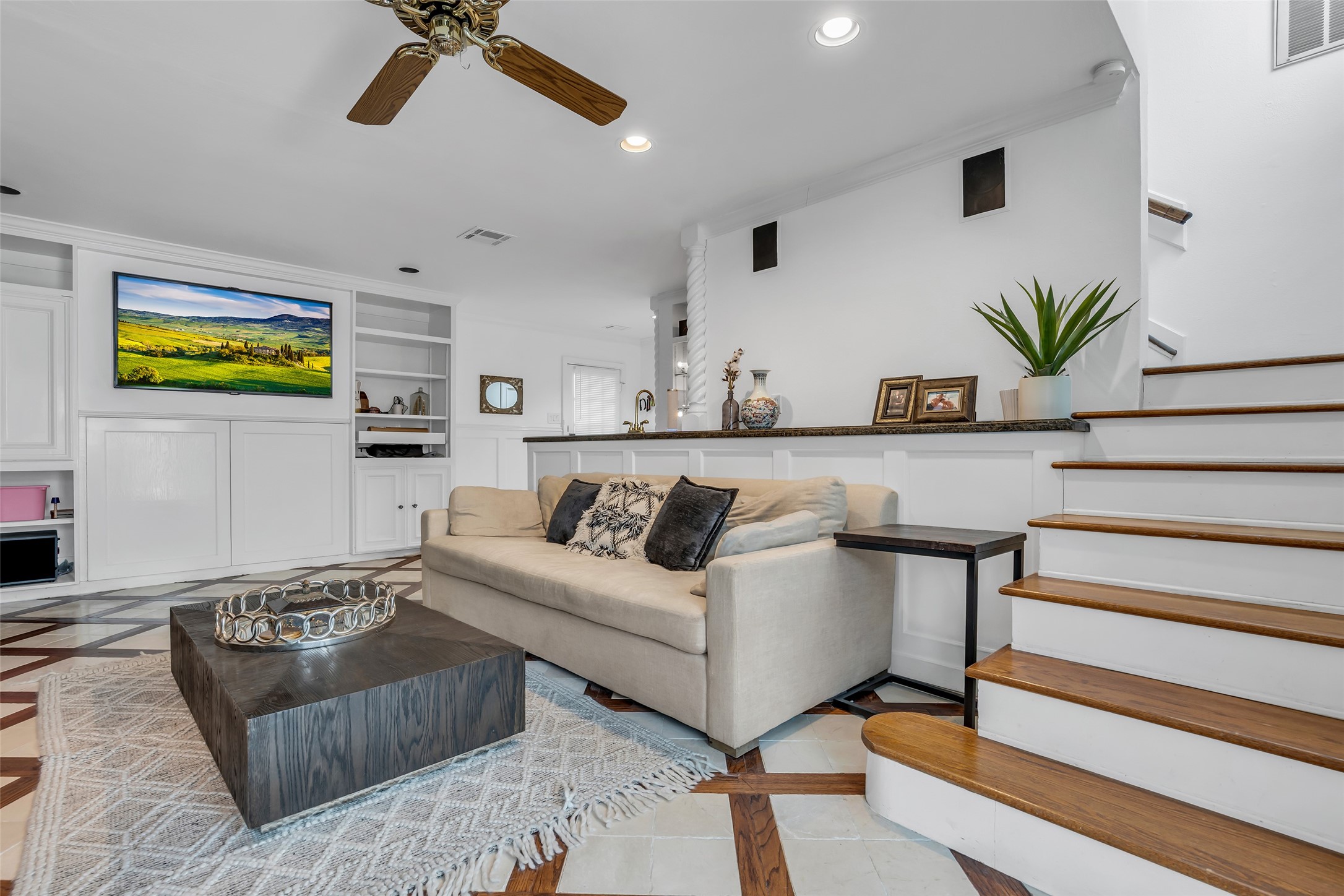1503 Banks Street Property Photo 30