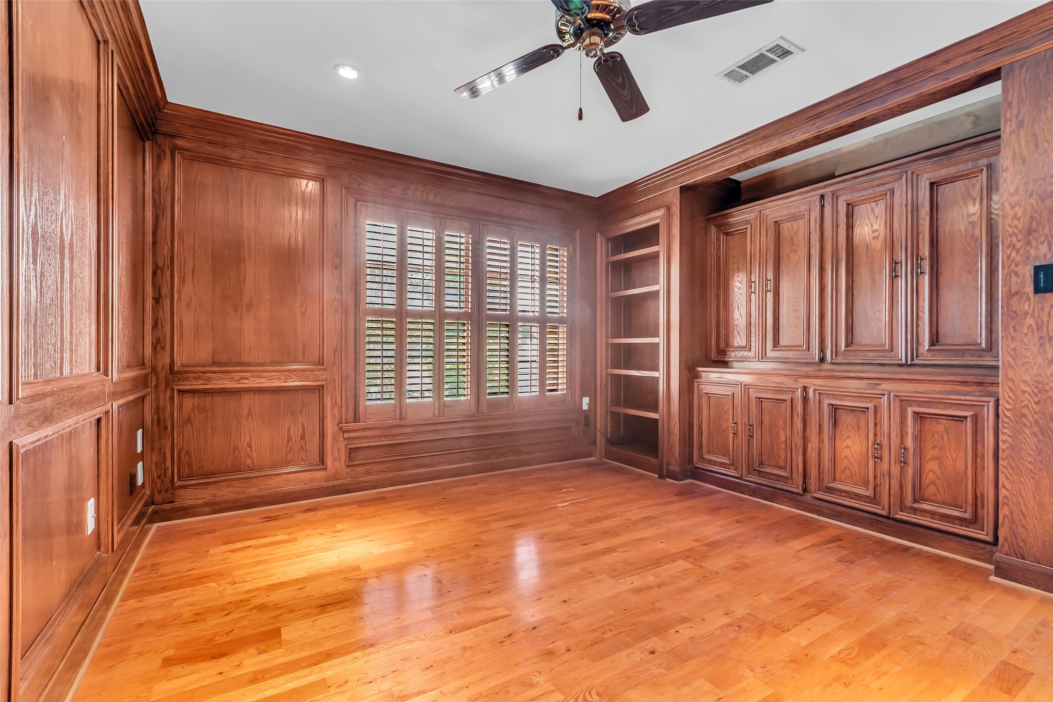 1503 Banks Street Property Photo 40